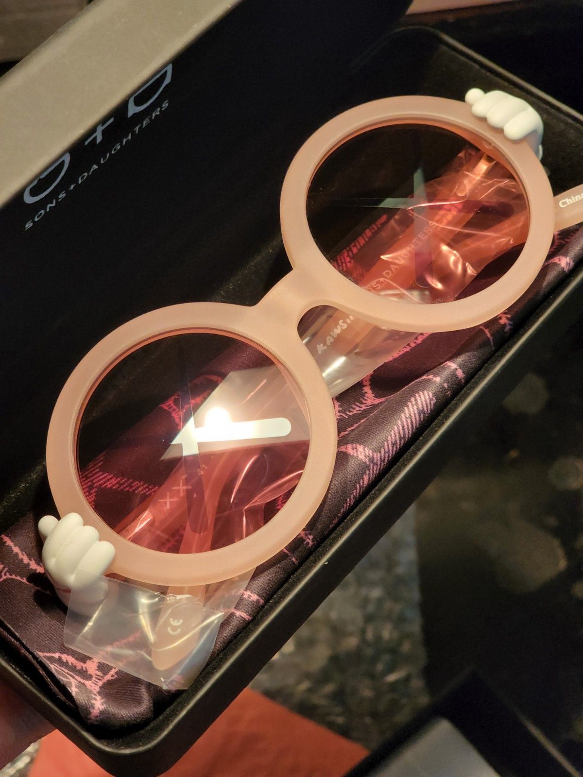 Kaws KAWS X SD SUNGLASSES - PINK Size ONE SIZE - 6 Thumbnail