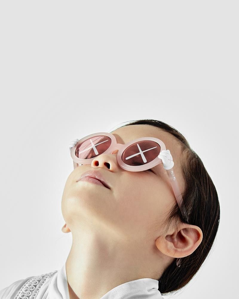 Kaws KAWS X SD SUNGLASSES - PINK Size ONE SIZE - 4 Thumbnail