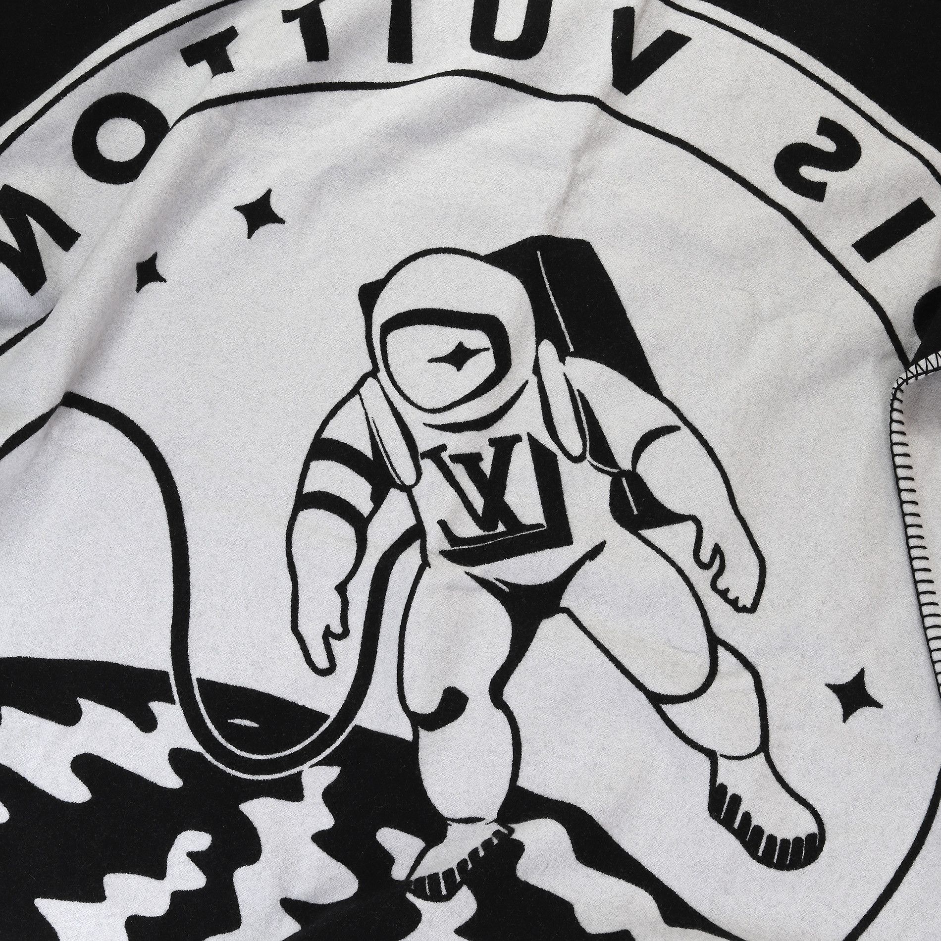Louis Vuitton SS2019 Astronaut Space Blanket Size ONE SIZE - 6 Thumbnail