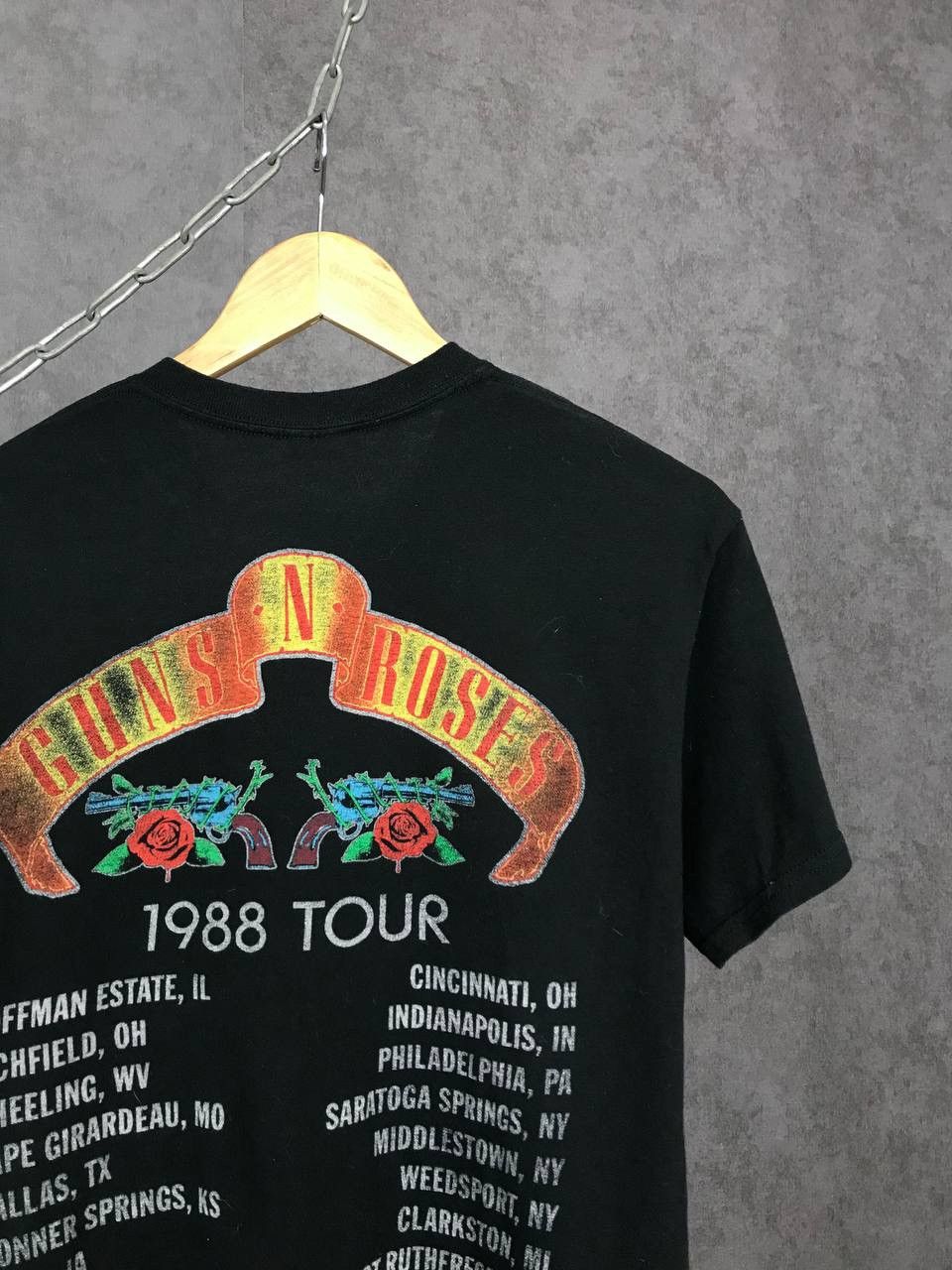Band Tees × Guns N' Roses Guns N Roses cult rock band overprinted tour tee Size US M / EU 48-50 / 2 - 5 Thumbnail
