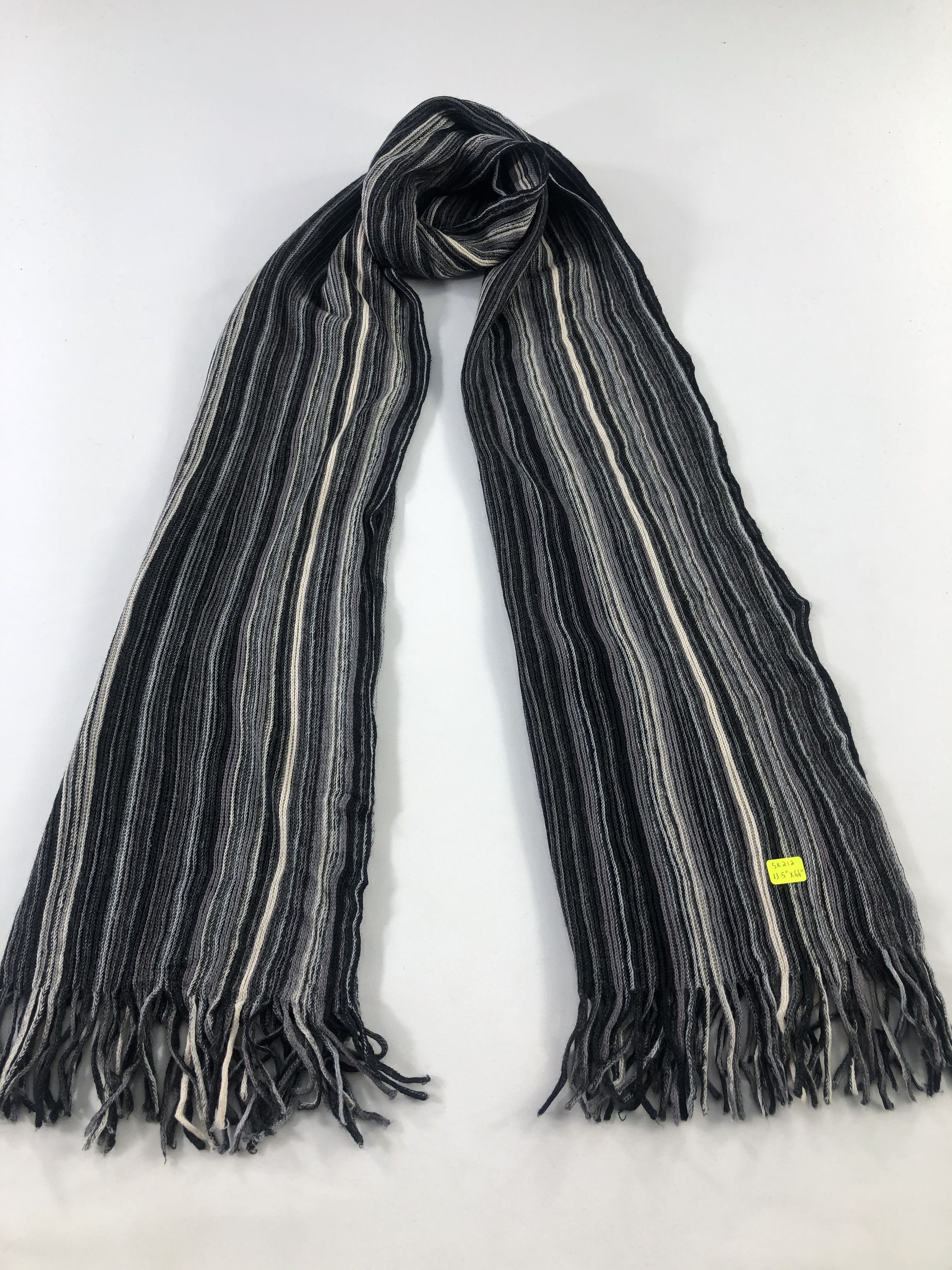 Guess Guess Scarf / Muffler / Neckwear Size ONE SIZE - 1 Thumbnail