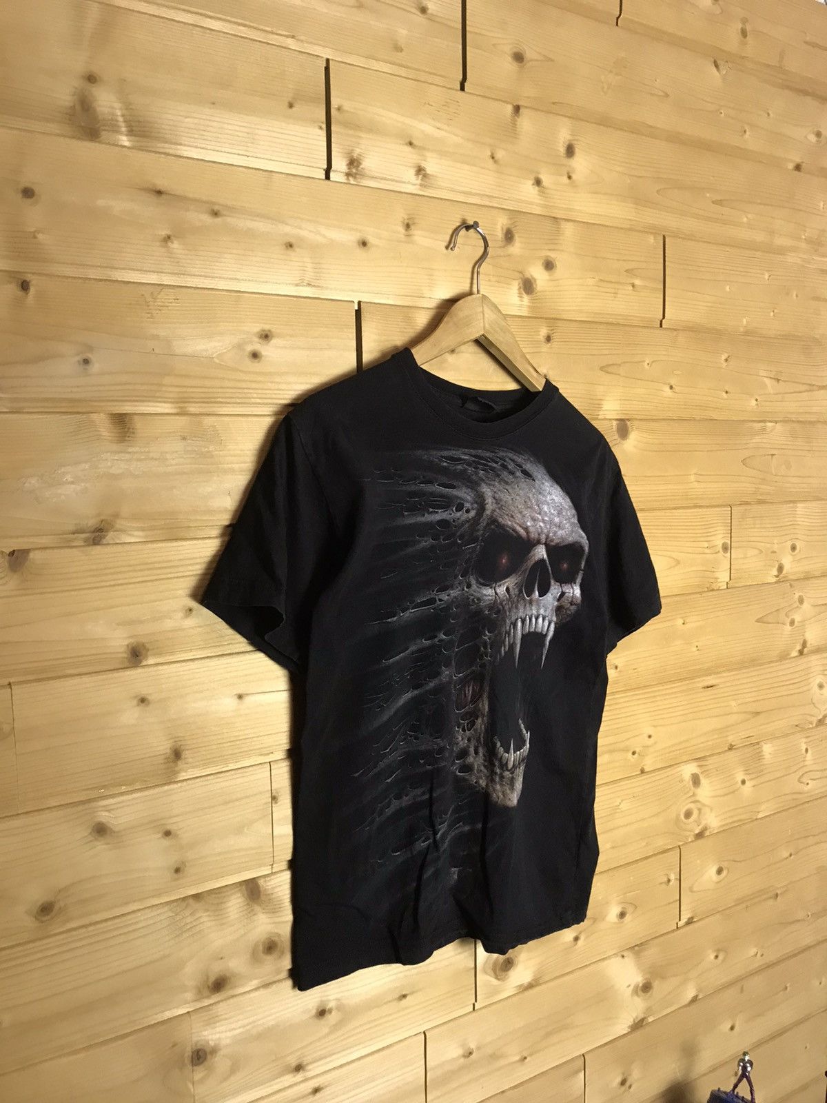 Vintage Vintage Spiral Skull t-shirt Size US S / EU 44-46 / 1 - 1 Thumbnail
