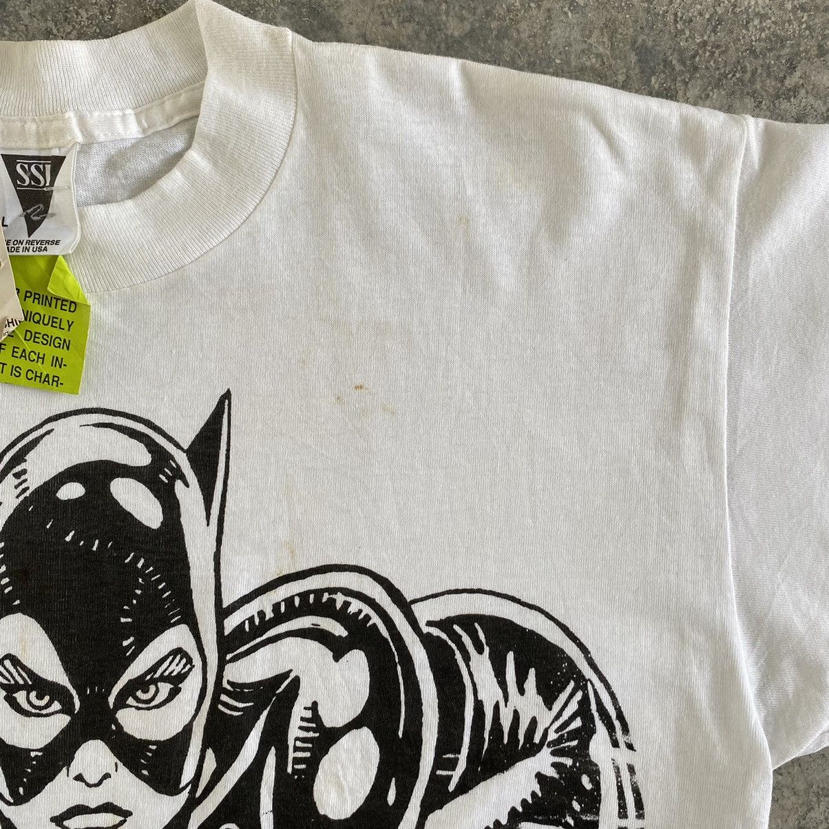 DC Comics Vintage 90’s Catwoman All Over Print T-Shirt Size US L / EU 52-54 / 3 - 5 Thumbnail