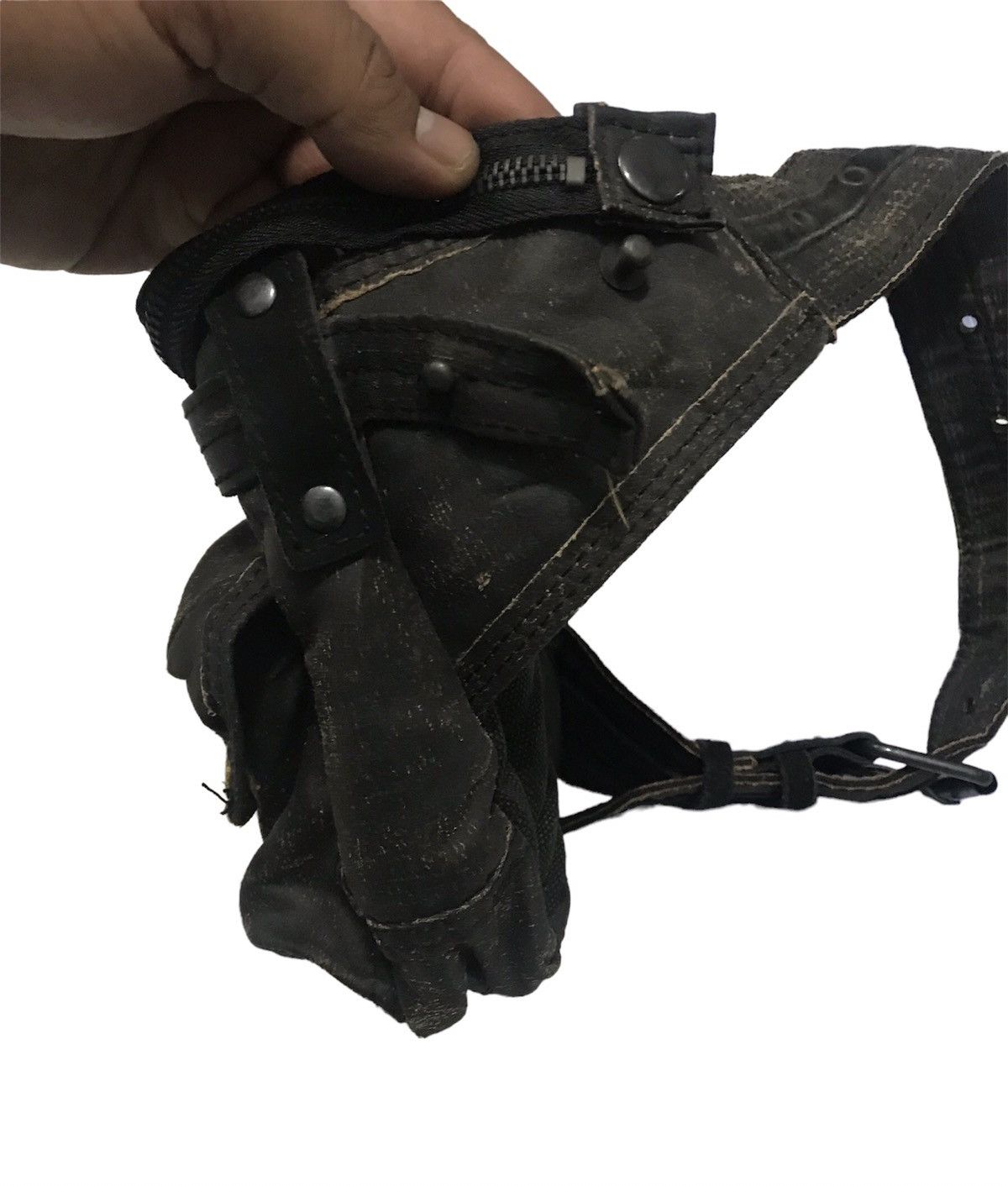 Branded Leather Tough Military Surplus Leather Distressed Style Waist Bag Size ONE SIZE - 8 Thumbnail