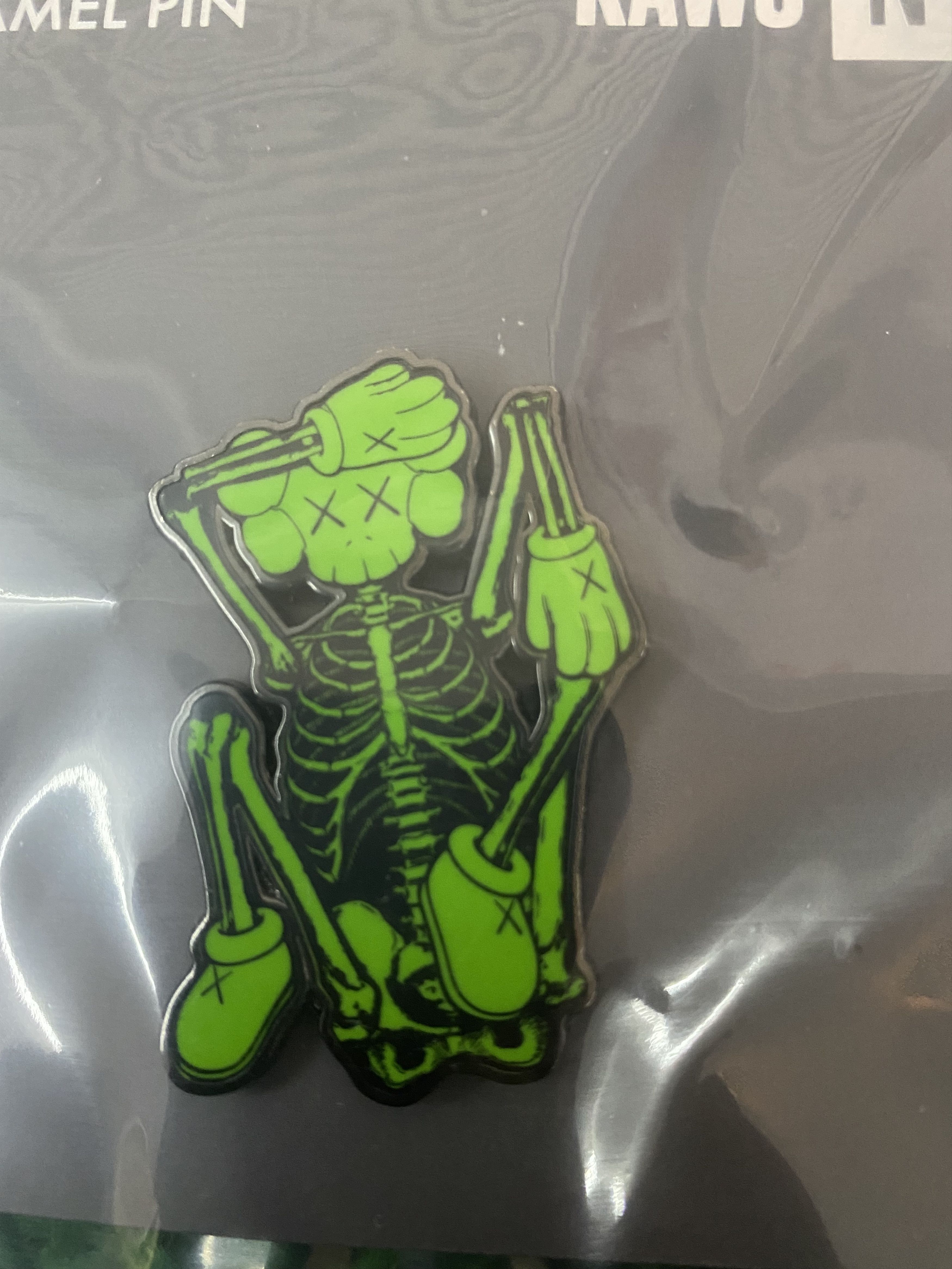 Kaws SKELETON Pin Green Size ONE SIZE - 4 Thumbnail