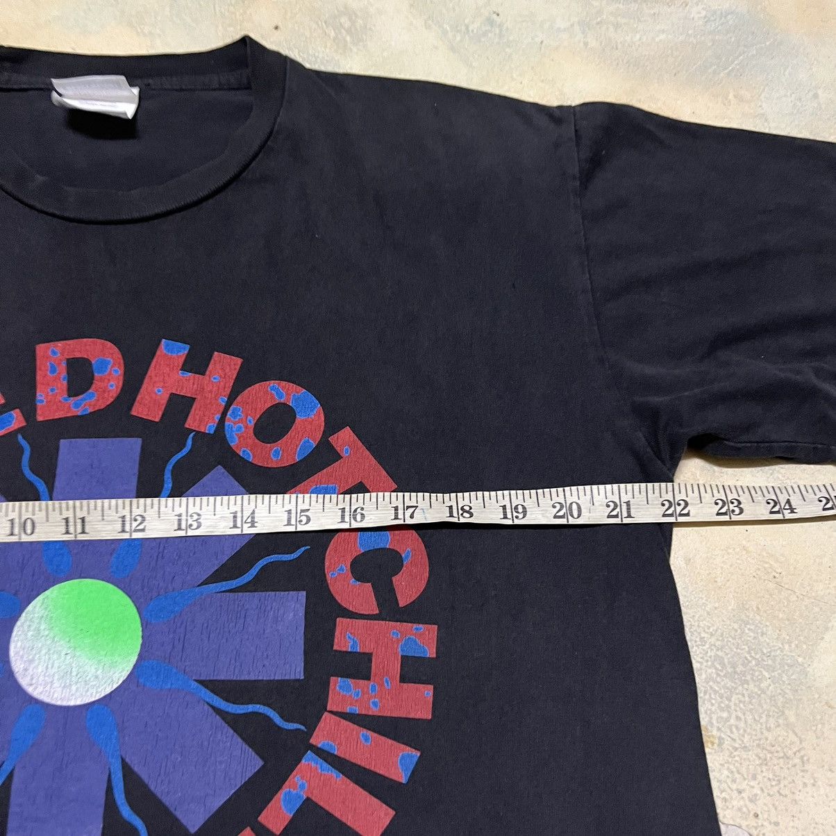 Band Tees Vintage 2001 Red Hot Chili Peppers RHCP Distressed T Shirt Size US L / EU 52-54 / 3 - 11 Thumbnail