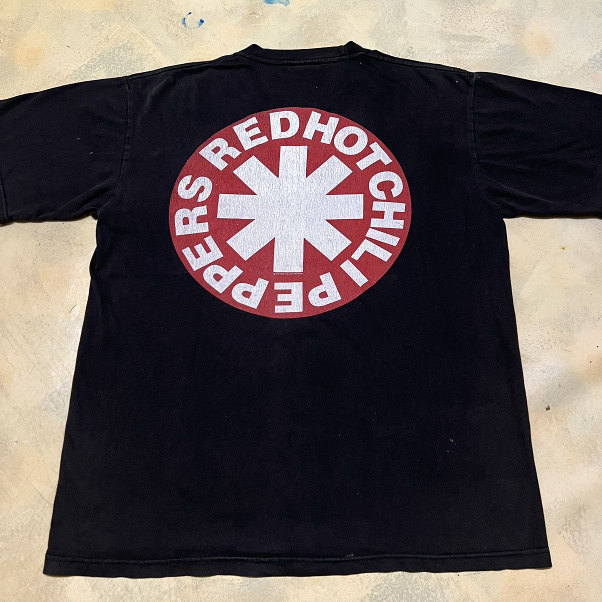 Band Tees Vintage 2001 Red Hot Chili Peppers RHCP Distressed T Shirt Size US L / EU 52-54 / 3 - 18 Thumbnail