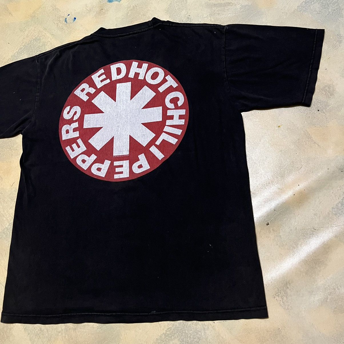 Band Tees Vintage 2001 Red Hot Chili Peppers RHCP Distressed T Shirt Size US L / EU 52-54 / 3 - 17 Thumbnail