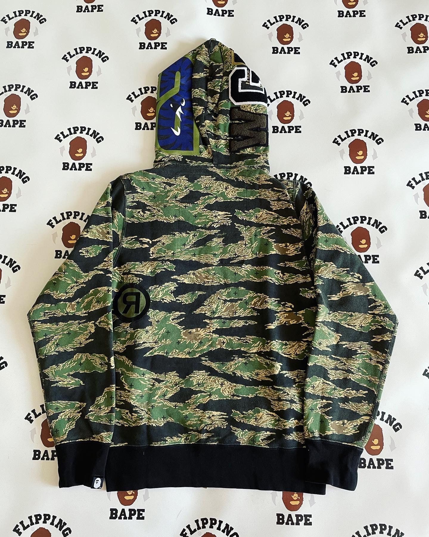Bape BAPE X COMMON SENSE SHARK FULL ZIP HOODIE Size US M / EU 48-50 / 2 - 2 Thumbnail