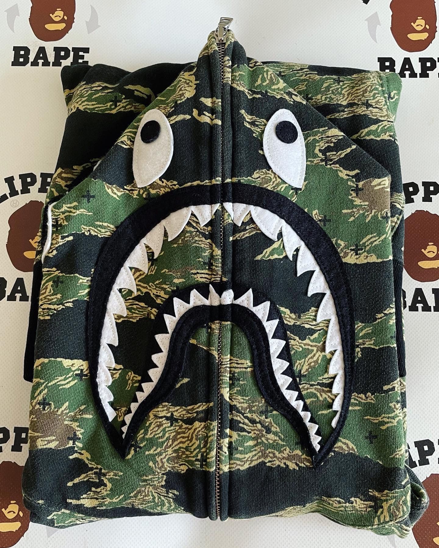 Bape BAPE X COMMON SENSE SHARK FULL ZIP HOODIE Size US M / EU 48-50 / 2 - 3 Thumbnail