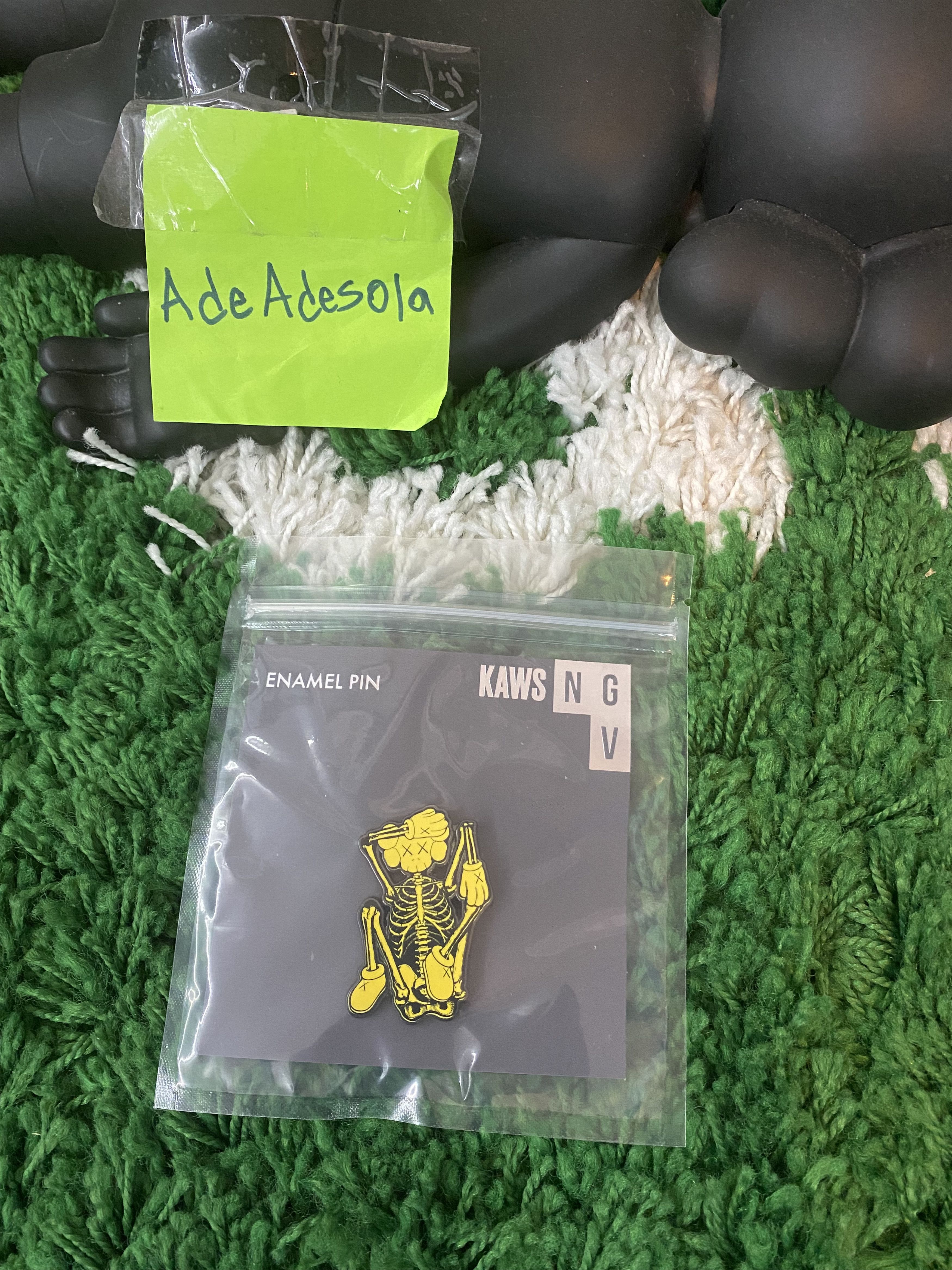 Kaws SKELETON Pin Yellow Size ONE SIZE - 2 Thumbnail