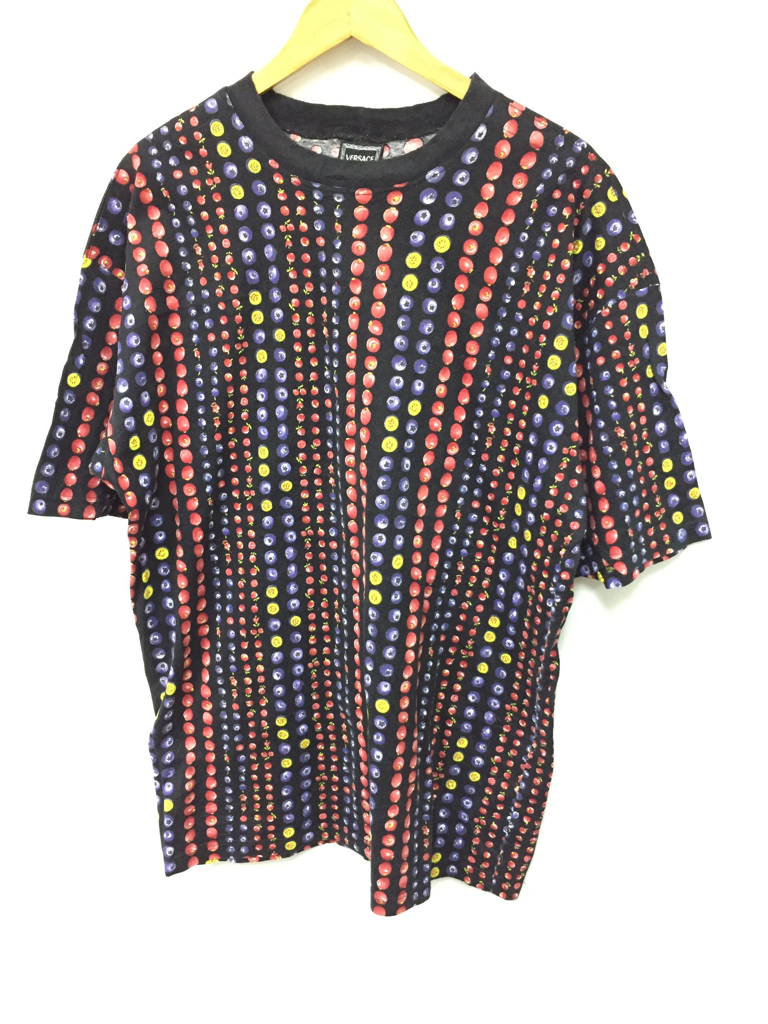 Versace Jeans Couture 90's VERSACE Fruit Full Print tee Size US XL / EU 56 / 4 - 1 Thumbnail