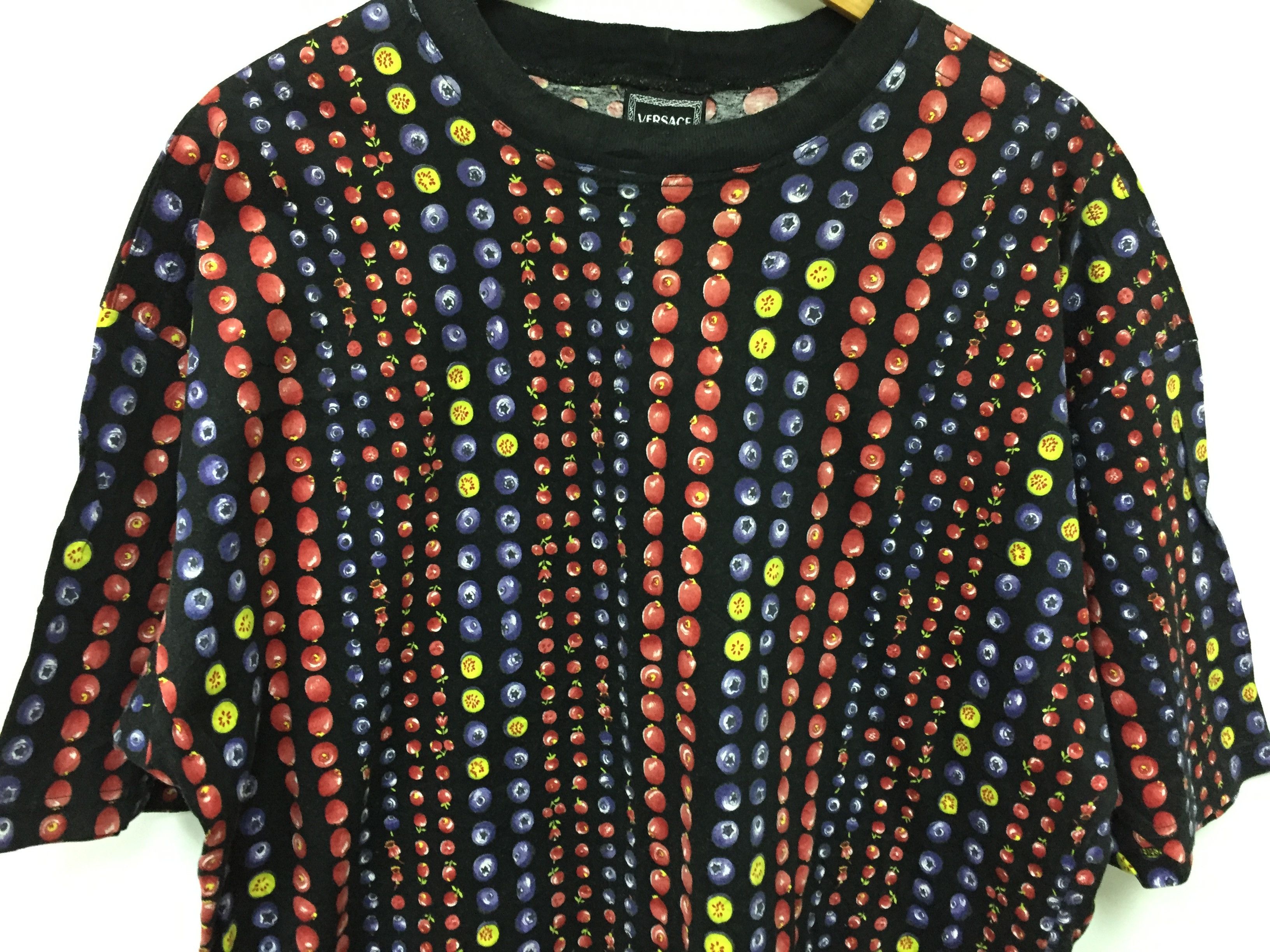 Versace Jeans Couture 90's VERSACE Fruit Full Print tee Size US XL / EU 56 / 4 - 3 Thumbnail