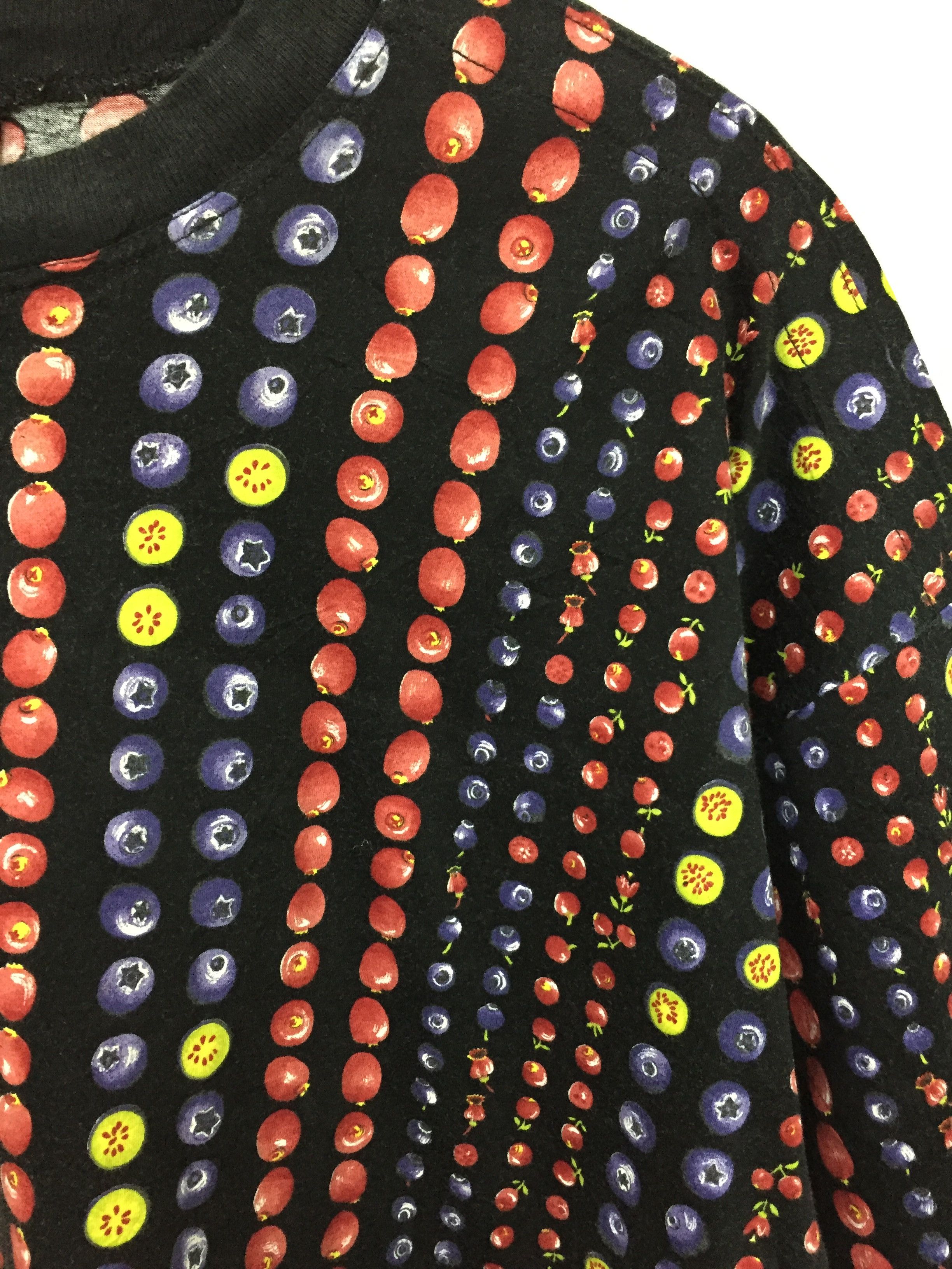 Versace Jeans Couture 90's VERSACE Fruit Full Print tee Size US XL / EU 56 / 4 - 4 Thumbnail