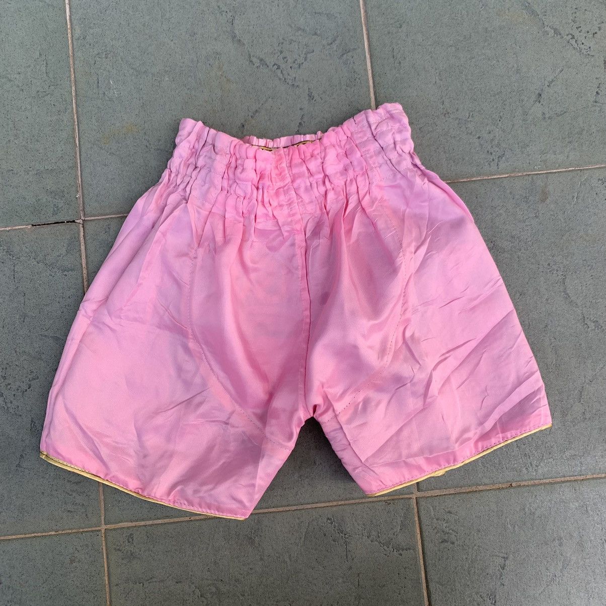 Japanese Brand MUAY THAI BOXING SHORT PANTS STEETWEAR CORE FASHION Size US 26 / EU 42 - 9 Thumbnail