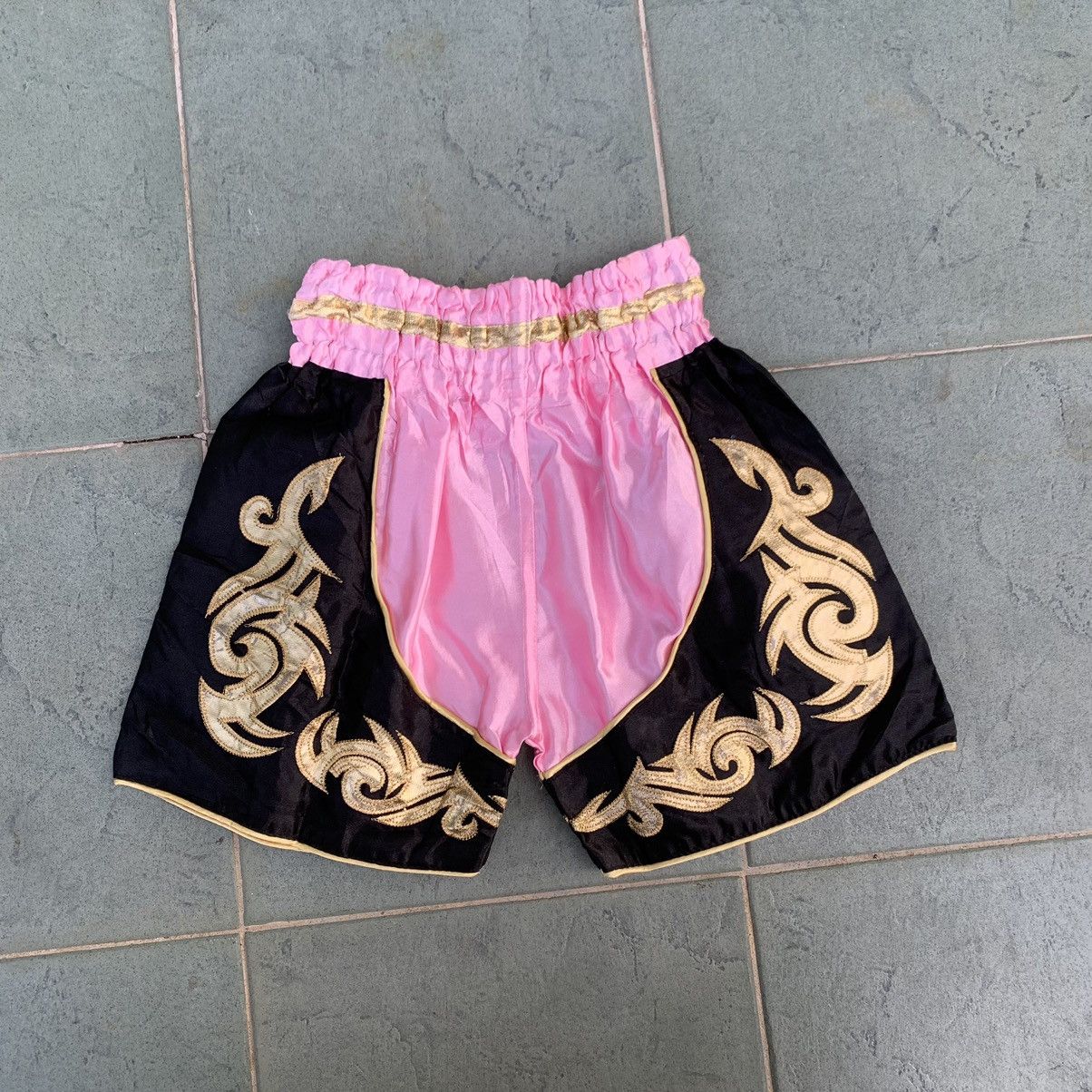 Japanese Brand MUAY THAI BOXING SHORT PANTS STEETWEAR CORE FASHION Size US 26 / EU 42 - 5 Thumbnail
