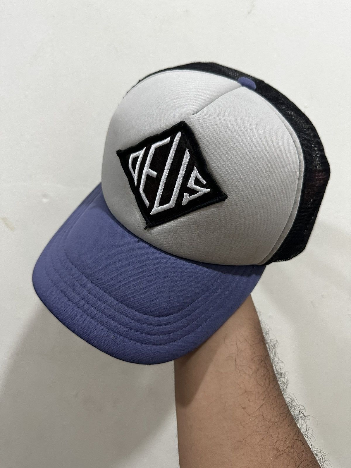 Deus Ex Machina Classic Deus Ex Mechina Trucker Hat Size ONE SIZE - 1 Thumbnail