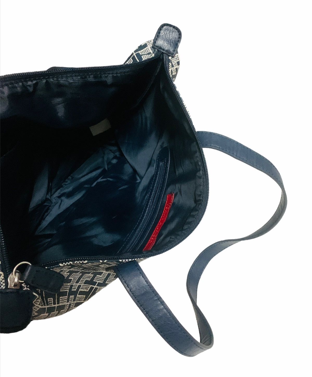 Tommy Hilfiger TOMMY HILFIGER TH MONOGRAM HANDBAG Size ONE SIZE - 3 Thumbnail