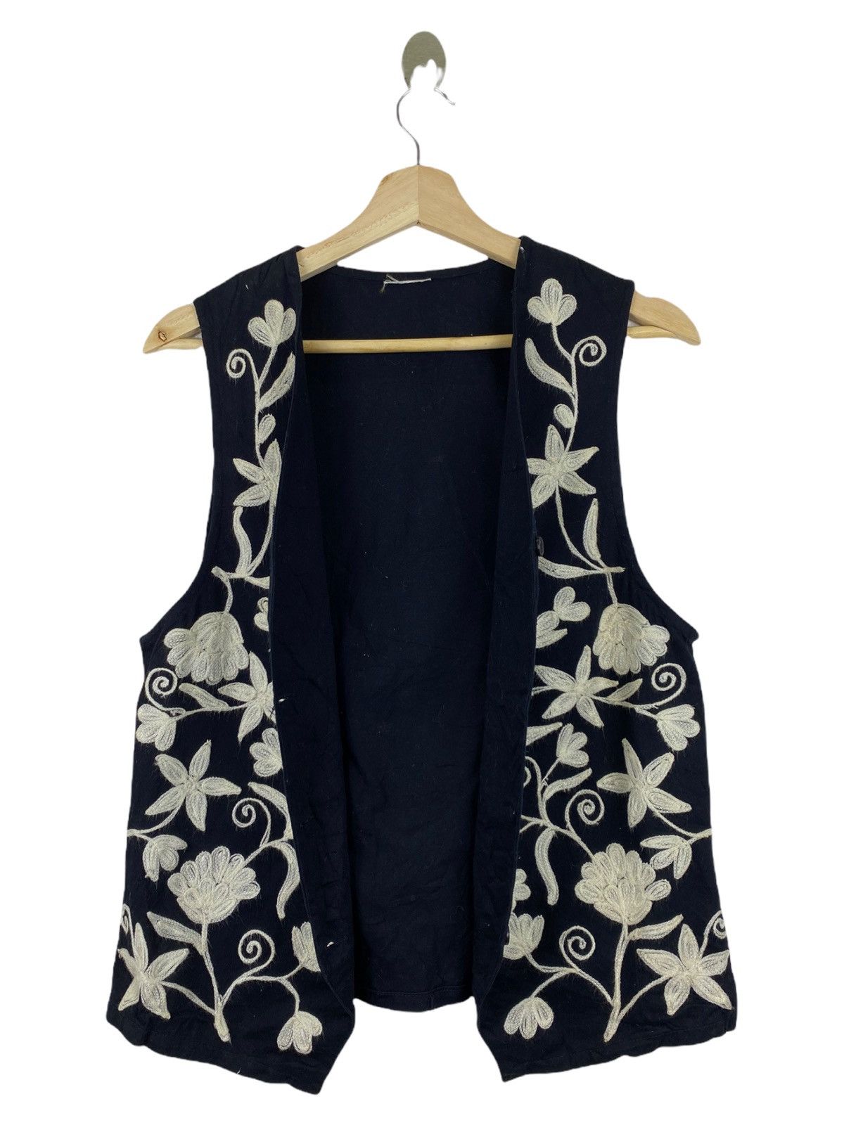 Japanese Brand ALL EMBROIDERY FLORAL VEST Size US S / EU 44-46 / 1 - 3 Thumbnail