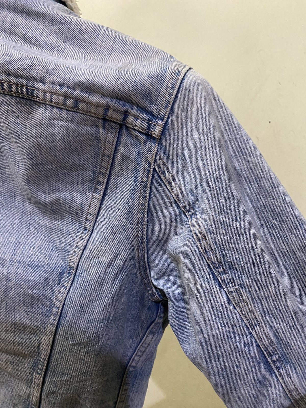 Levi's VINTAGE LEVI’S MADE IN USA DISTRESS DENIM JACKET Size US S / EU 44-46 / 1 - 8 Thumbnail