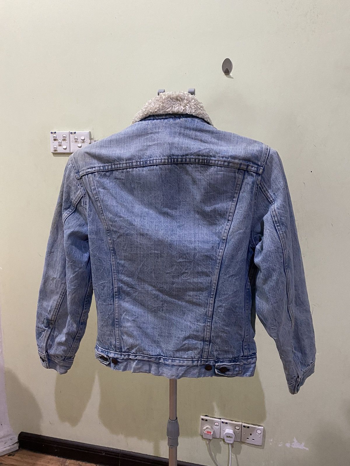 Levi's VINTAGE LEVI’S MADE IN USA DISTRESS DENIM JACKET Size US S / EU 44-46 / 1 - 4 Thumbnail
