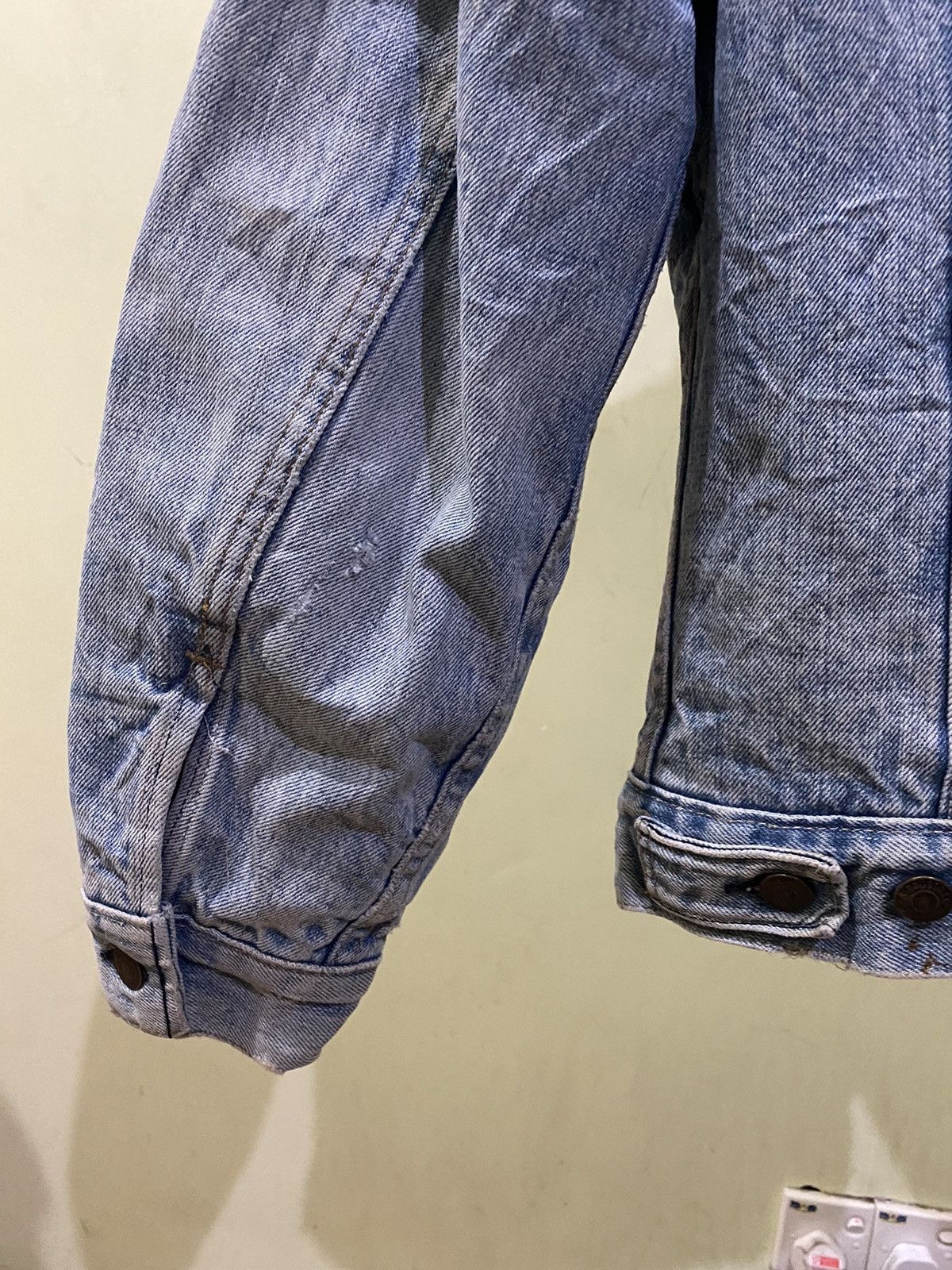 Levi's VINTAGE LEVI’S MADE IN USA DISTRESS DENIM JACKET Size US S / EU 44-46 / 1 - 11 Thumbnail