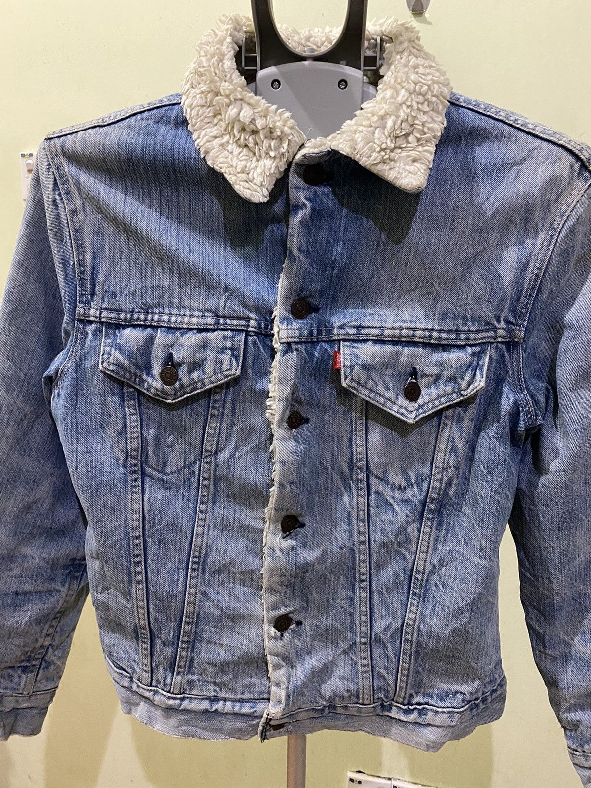 Levi's VINTAGE LEVI’S MADE IN USA DISTRESS DENIM JACKET Size US S / EU 44-46 / 1 - 5 Thumbnail