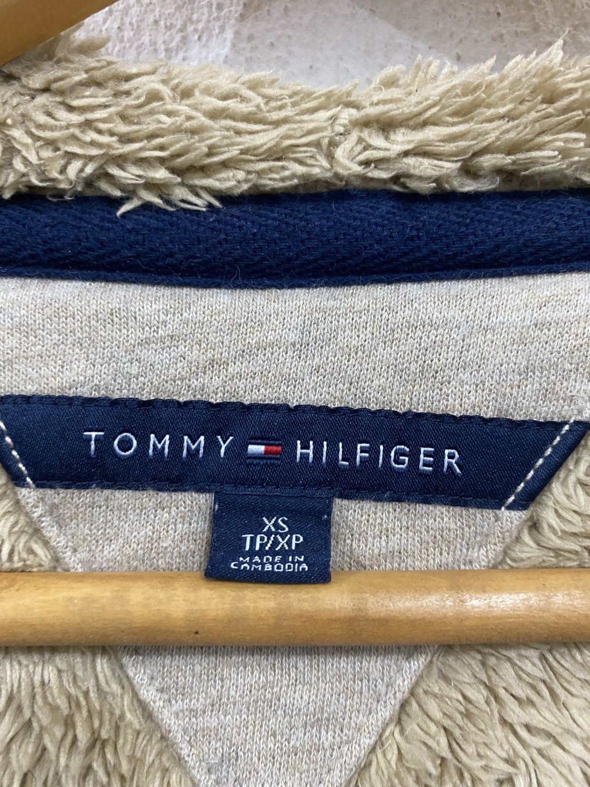 Tommy Hilfiger Tommy Hilfiger Big Logo Hoddies Sweater Size US XS / EU 42 / 0 - 7 Thumbnail