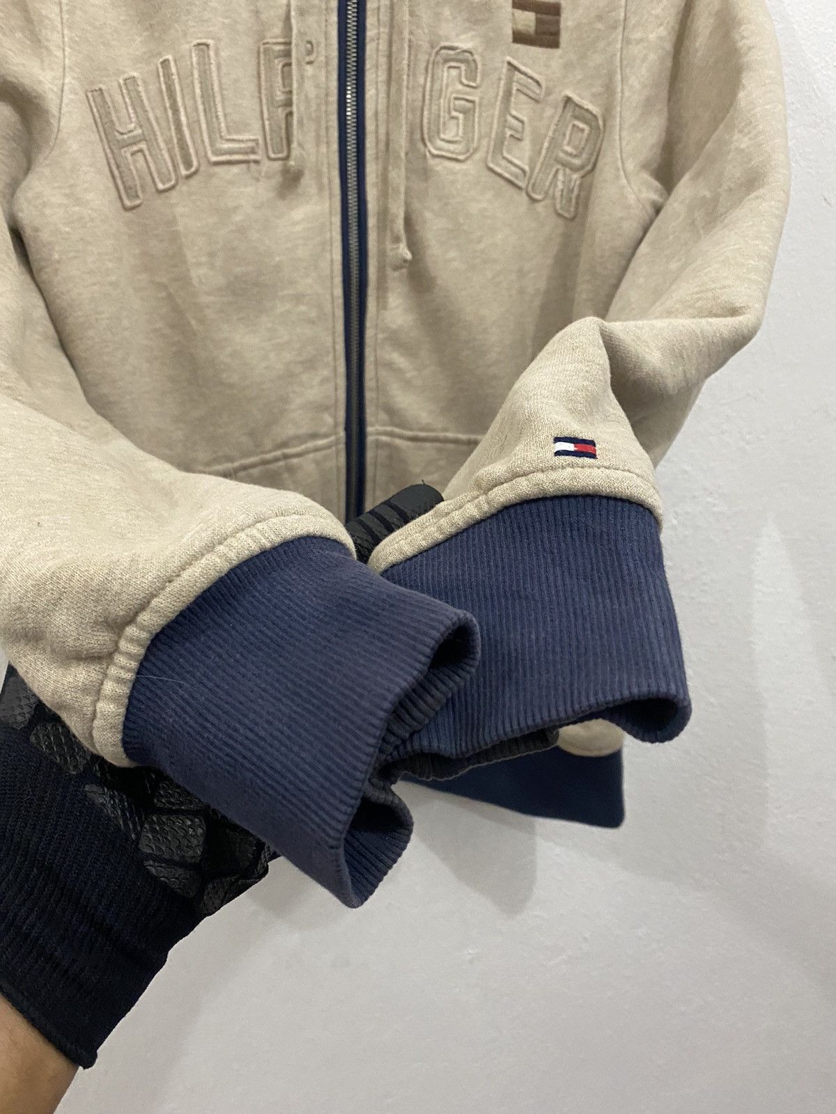 Tommy Hilfiger Tommy Hilfiger Big Logo Hoddies Sweater Size US XS / EU 42 / 0 - 6 Thumbnail