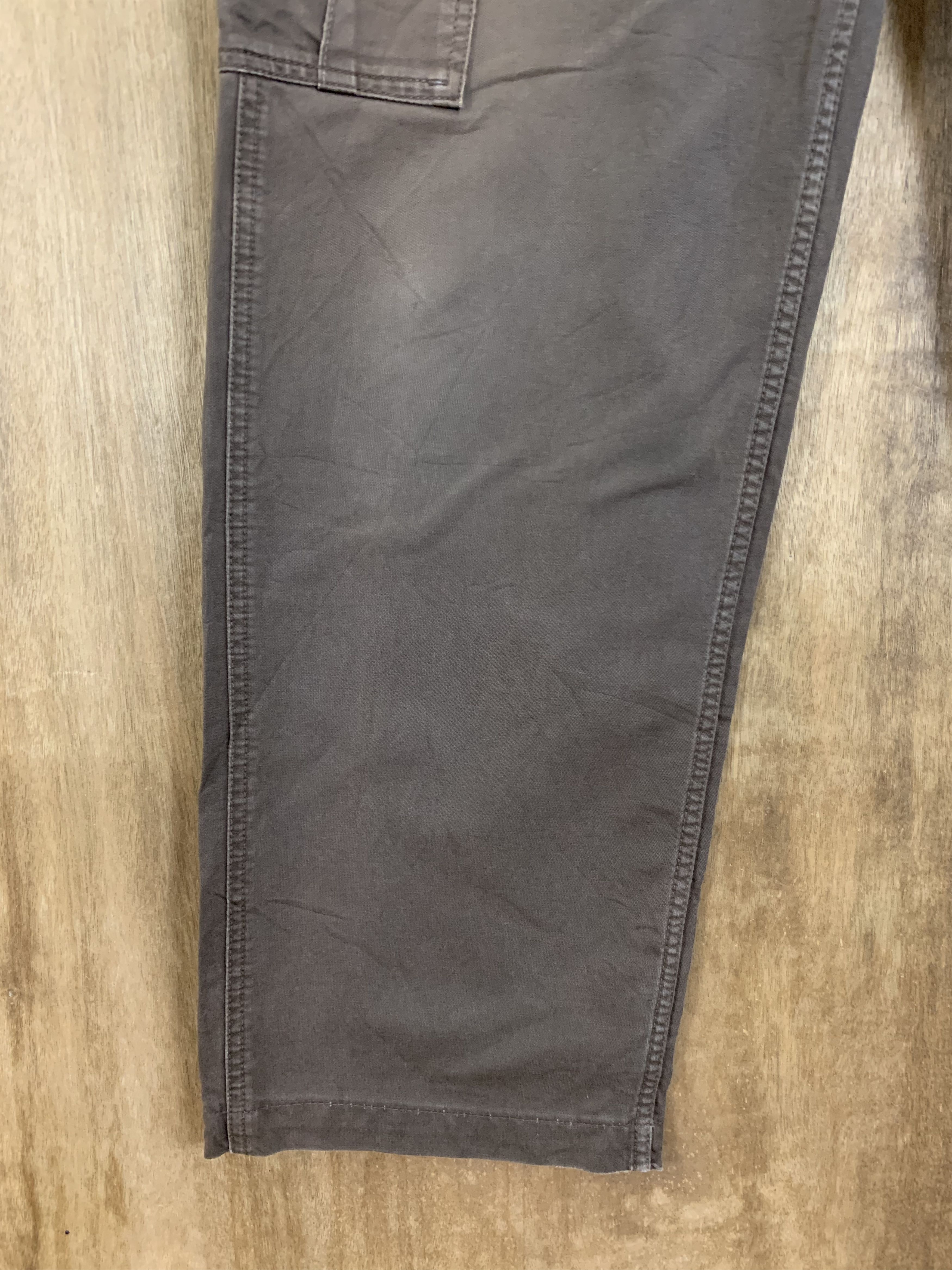 Japanese Brand Cargo Pants Oshkosh Multipocket Travis Scott Style Pants Size US 29 - 7 Thumbnail