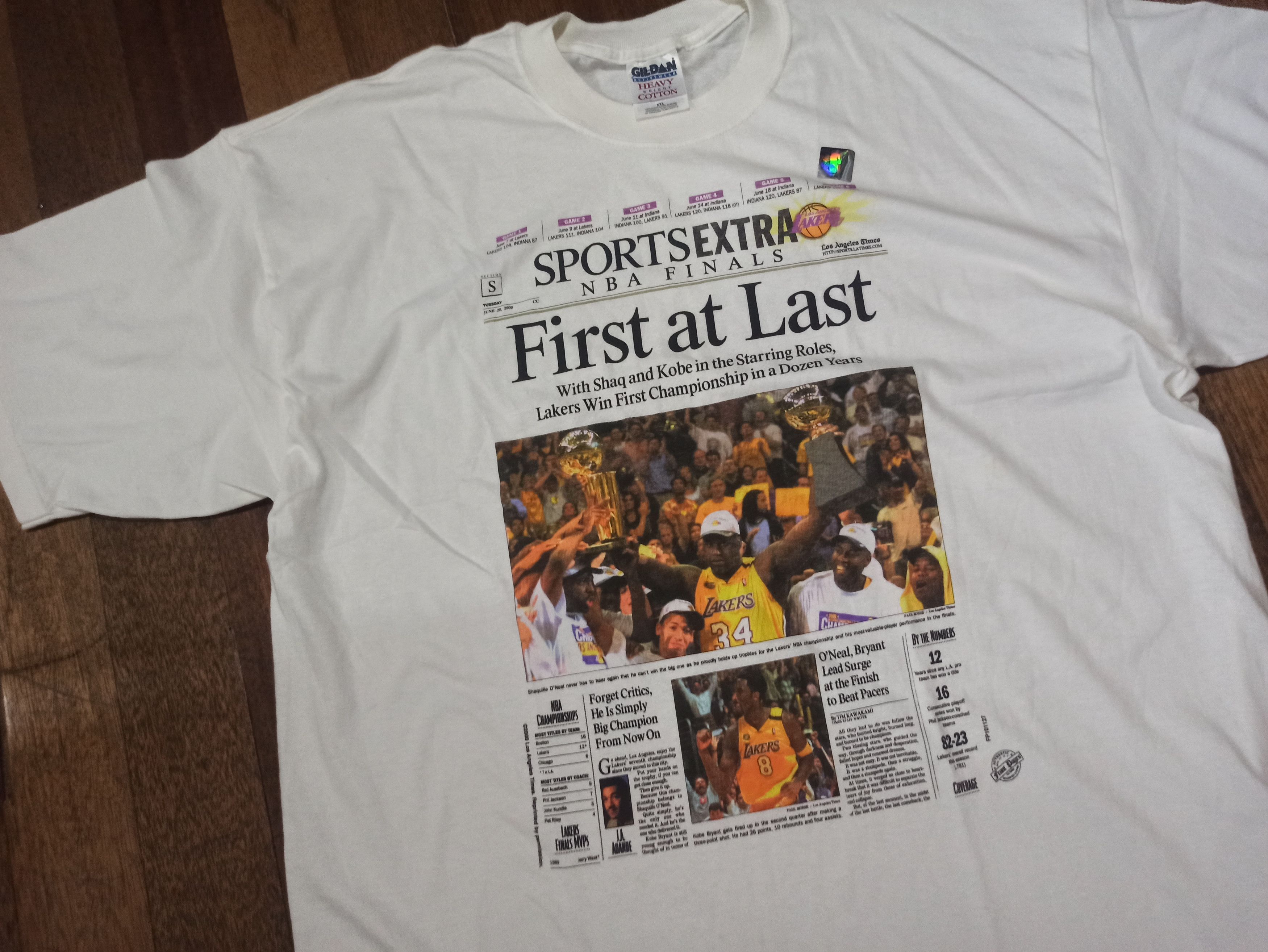NBA Vintage Lakers 2000 Championship Newspaper - Kobe & Shaq Size US XXL / EU 58 / 5 - 5 Thumbnail