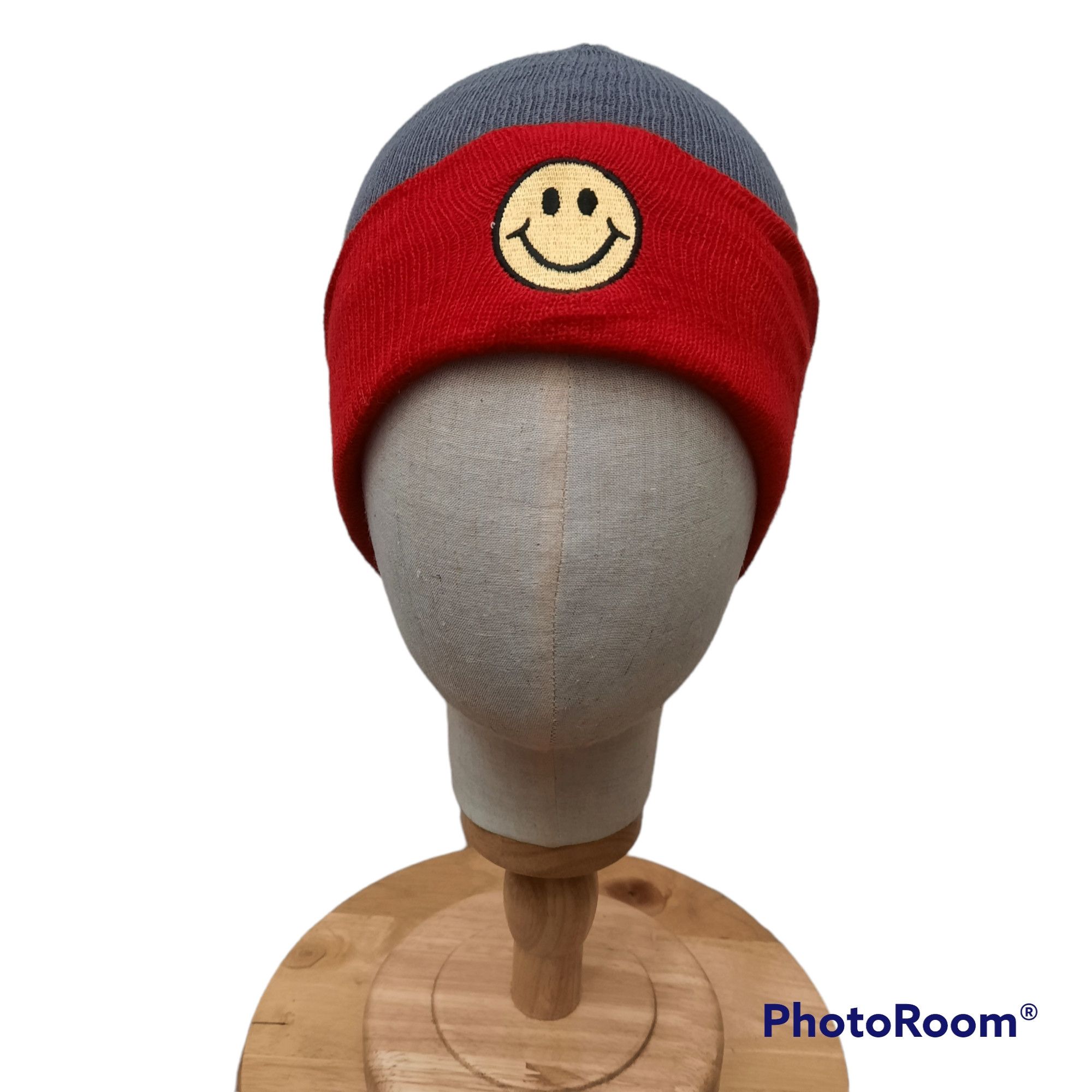 image of Free Style Karin Pia Smile Embroidery Beanie Hat, Men's