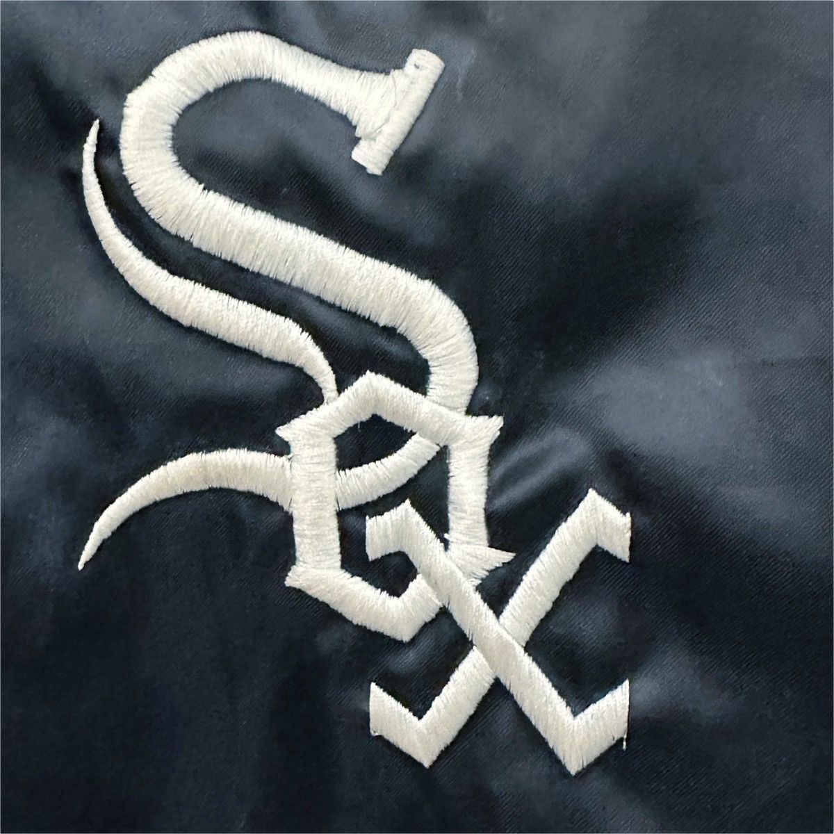 Auburn Sportswear × MLB × Vintage Vintage Auburn Sportswear Chicago White Sox Varsity Jacket Size US XL / EU 56 / 4 - 2 Thumbnail
