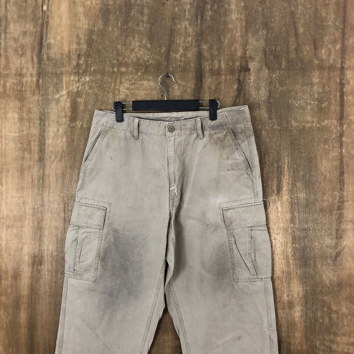 Uniqlo Uniqlo Brown distressed thrashed dirty Cargo pants #6246 Size US 33 - 2 Thumbnail