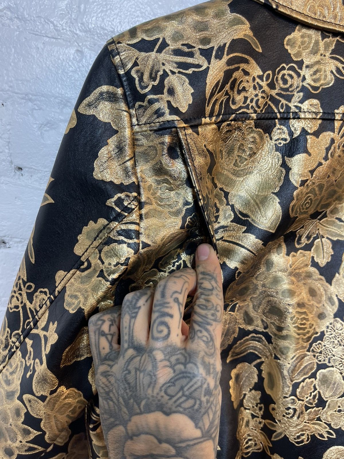 Celine × Hedi Slimane Celine SAMPLE Proto Gold Floral Leather Jacket eu46 eu48 Size US M / EU 48-50 / 2 - 13 Thumbnail