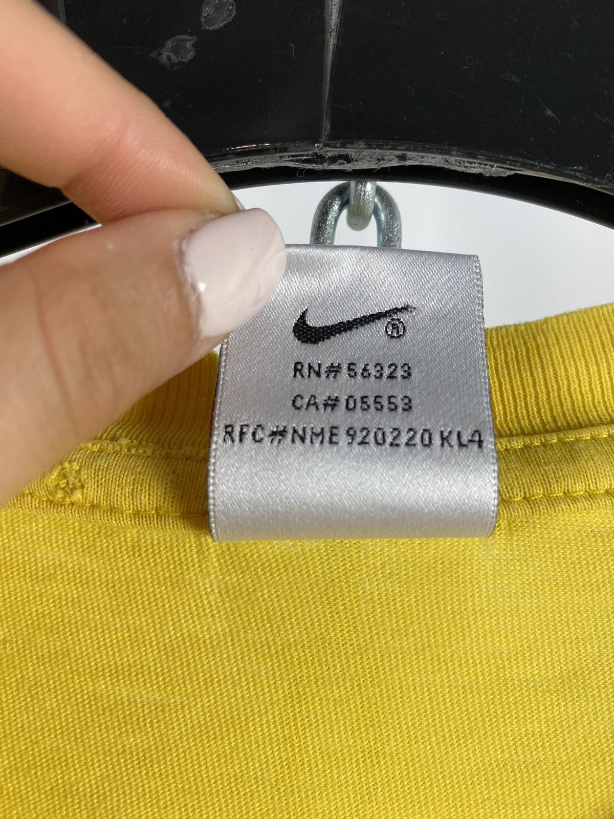Nike × Vintage Nike vintage yellow swoosh T-shirts size XL Size US XL / EU 56 / 4 - 4 Thumbnail
