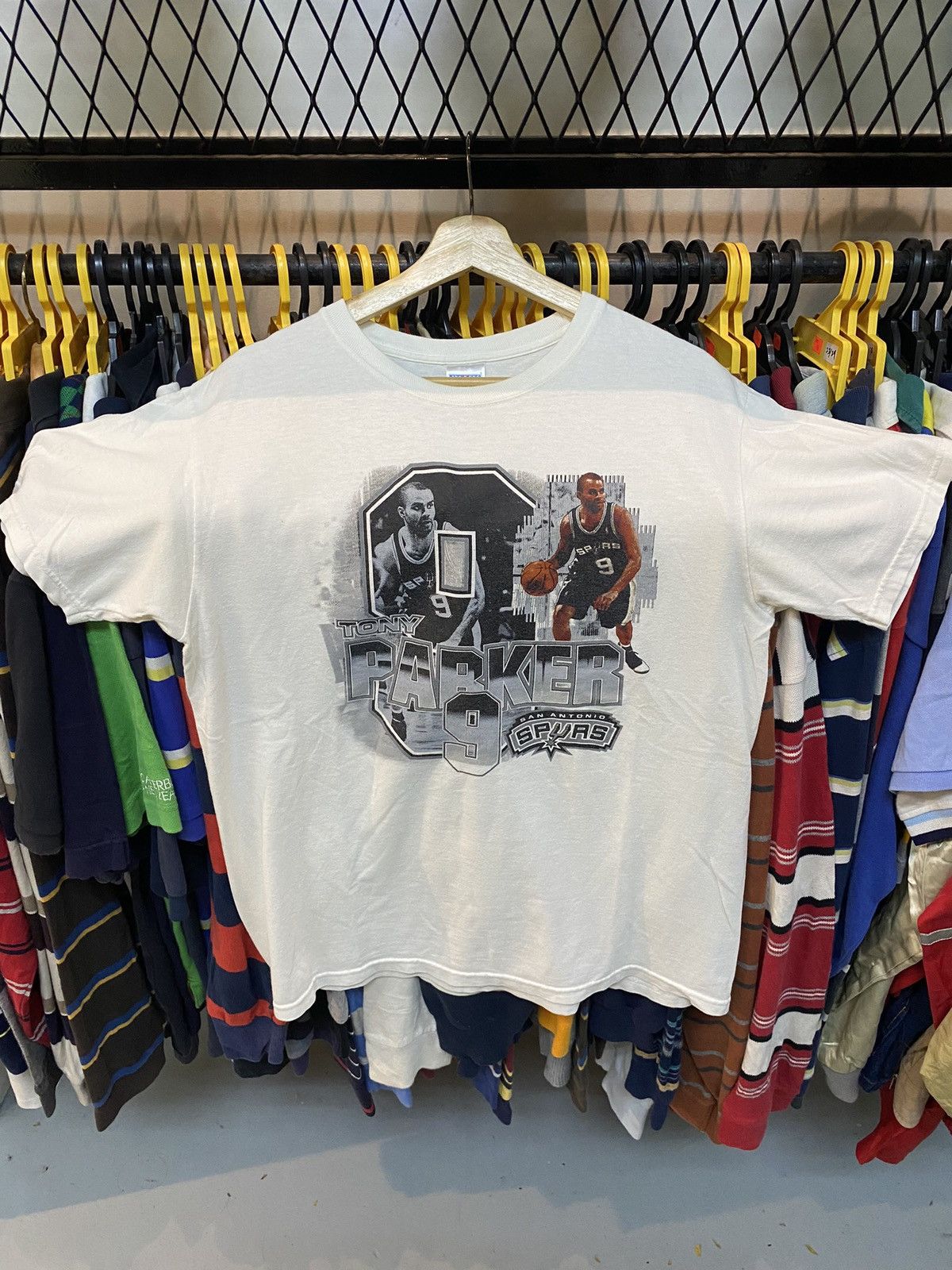 NBA × Rap Tees × Vintage Vintage Tony Parker NBA San Antonio Spurs Size US L / EU 52-54 / 3 - 3 Thumbnail
