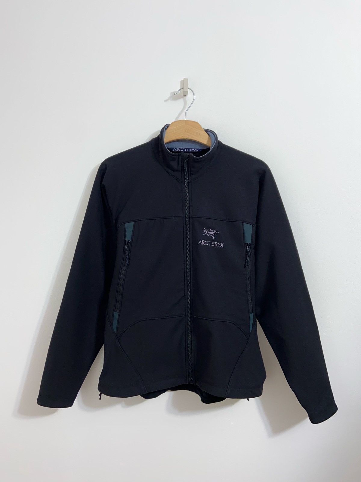 image of Arcteryx x Outdoor Life Arc’Teryx Gamma Mx Softshell Jacket Women’S in Black, Women's (Size Large)
