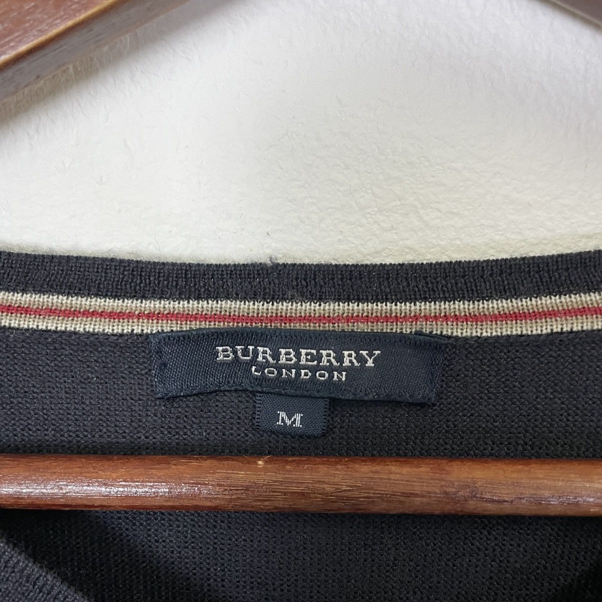 Burberry Vintage 90s Burberry Small Logo Distressed Sweatshirt Size US M / EU 48-50 / 2 - 6 Thumbnail