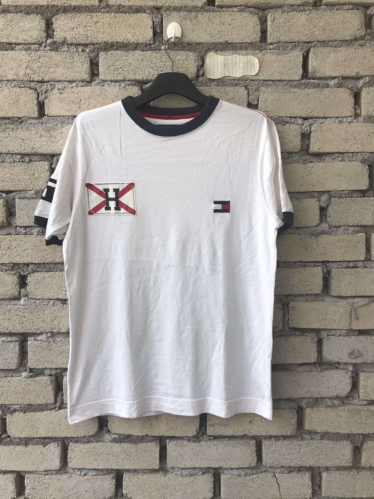 Designer × Tommy Hilfiger × Vintage Tommy Hilfiger Printed Big Logo Spell Out Simple Design Size US S / EU 44-46 / 1 - 1 Thumbnail