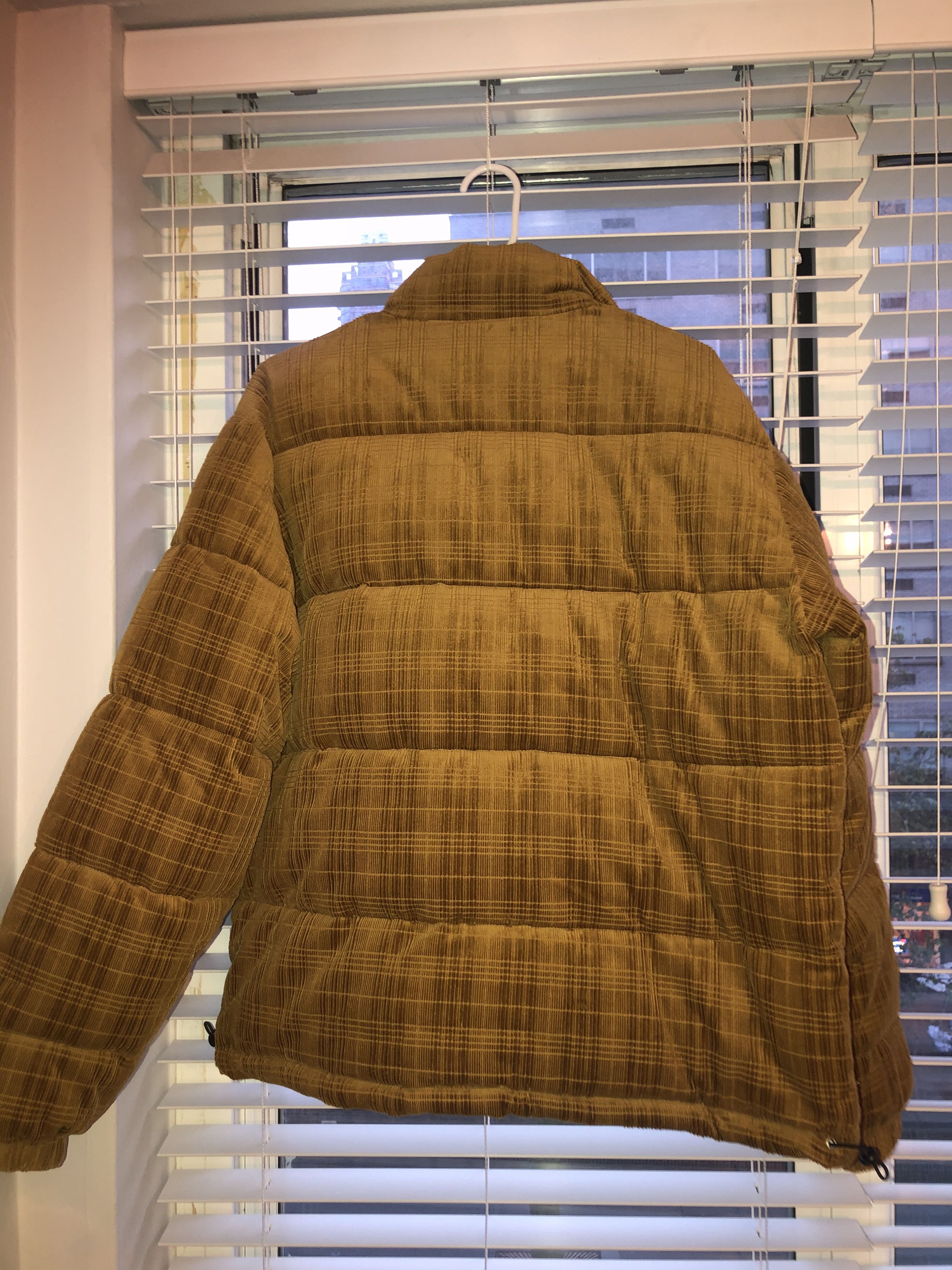 Urban Outfitters Debossed Corduroy Cozy Brown Puffer Jacket Size US M / EU 48-50 / 2 - 6 Thumbnail