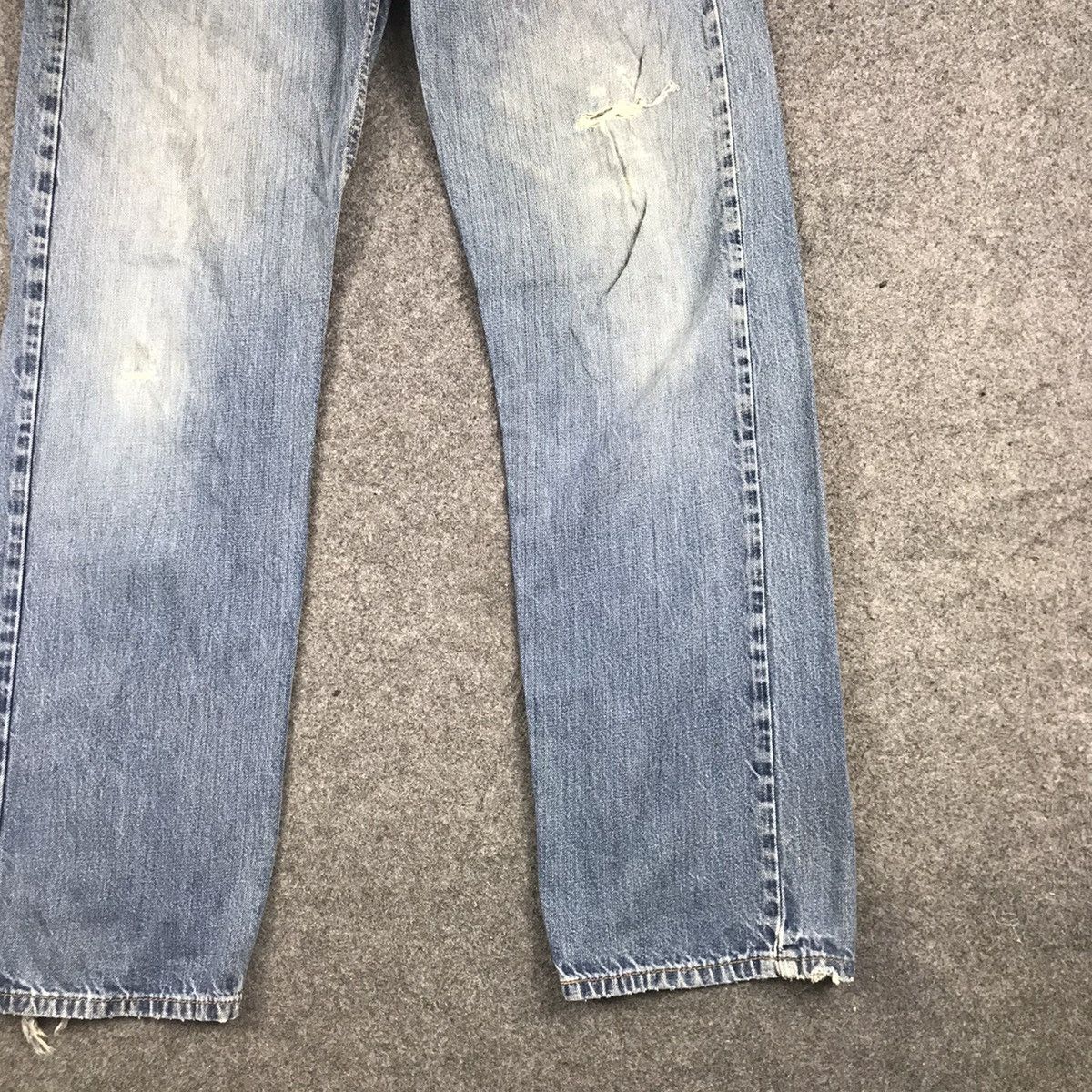 Levi's × Vintage Vintage Levis 569 distressed light wash Size US 36 / EU 52 - 5 Thumbnail