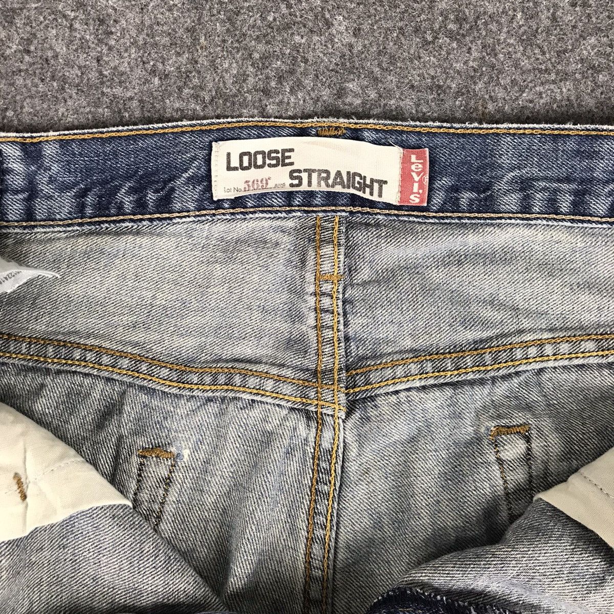 Levi's × Vintage Vintage Levis 569 distressed light wash Size US 36 / EU 52 - 10 Thumbnail