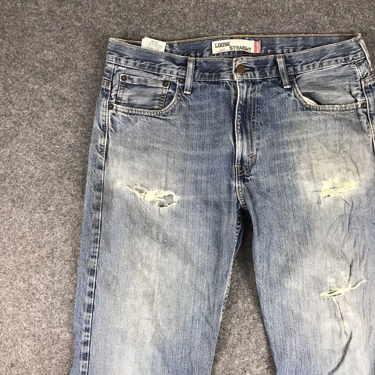 Levi's × Vintage Vintage Levis 569 distressed light wash Size US 36 / EU 52 - 7 Thumbnail
