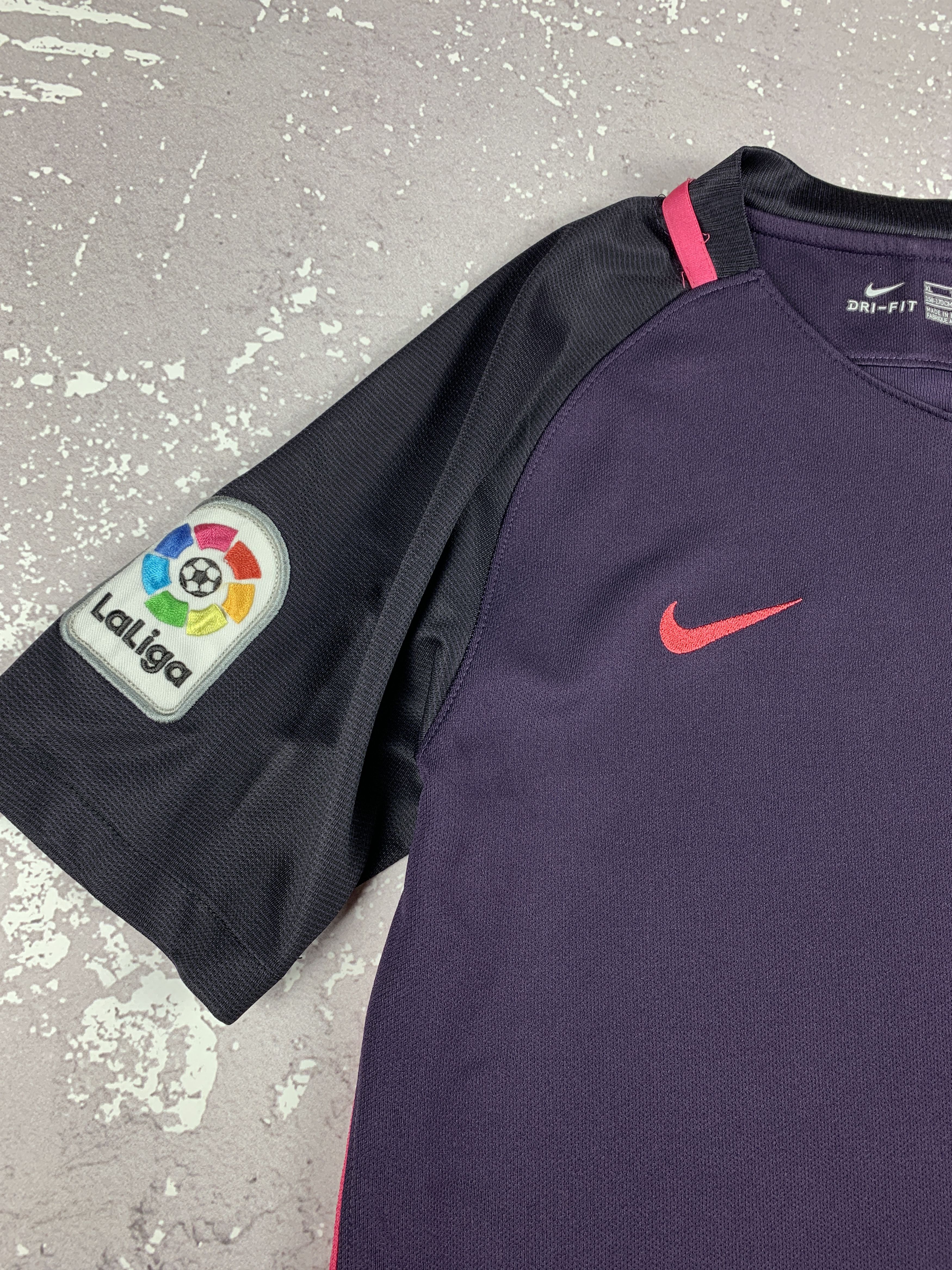 Nike BARCELONA 2016 2017 AWAY SHIRT JERSEY NIKE 777027-525 Size US S / EU 44-46 / 1 - 3 Thumbnail