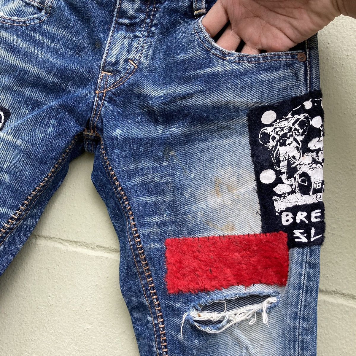 Japanese Brand 🔥LAST PRICE🔥 RNA Inc. Distressed Jeans Size US 31 - 5 Thumbnail
