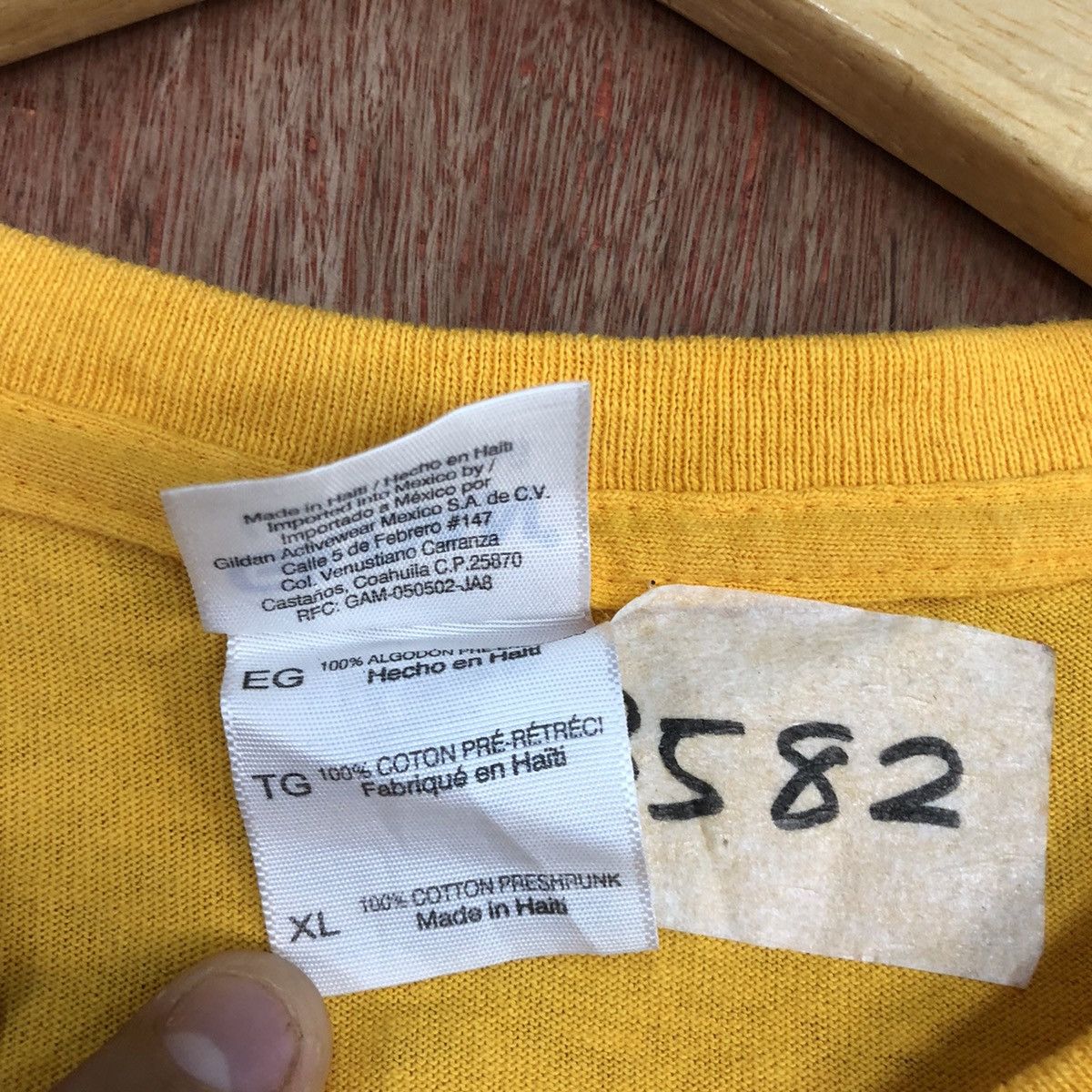 Los Angeles Apparel × NBA × Vintage Los Angeles Lakers fan for life Yellow Tshirt #3582 Size US XL / EU 56 / 4 - 11 Thumbnail