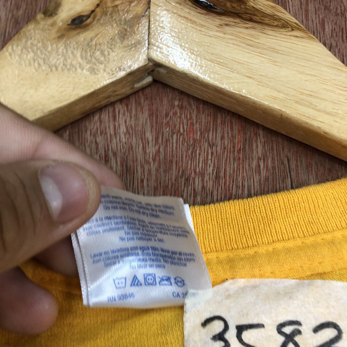 Los Angeles Apparel × NBA × Vintage Los Angeles Lakers fan for life Yellow Tshirt #3582 Size US XL / EU 56 / 4 - 9 Thumbnail