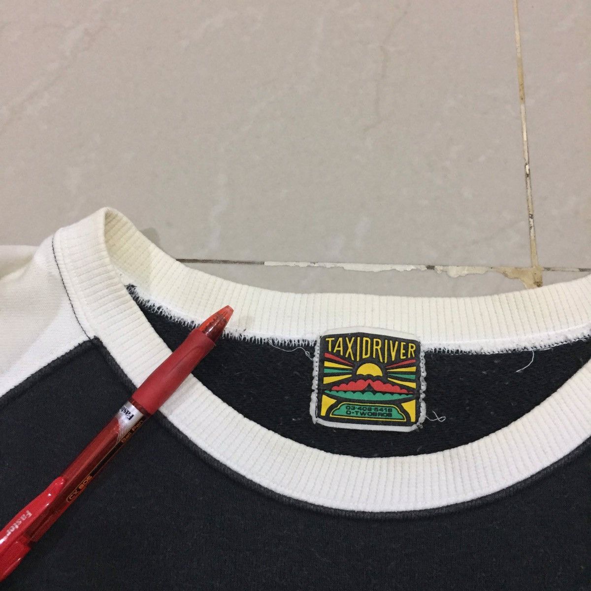 Vintage TAXI DRIVER Sweatshirt spellout Big Logo size L Size US L / EU 52-54 / 3 - 10 Thumbnail