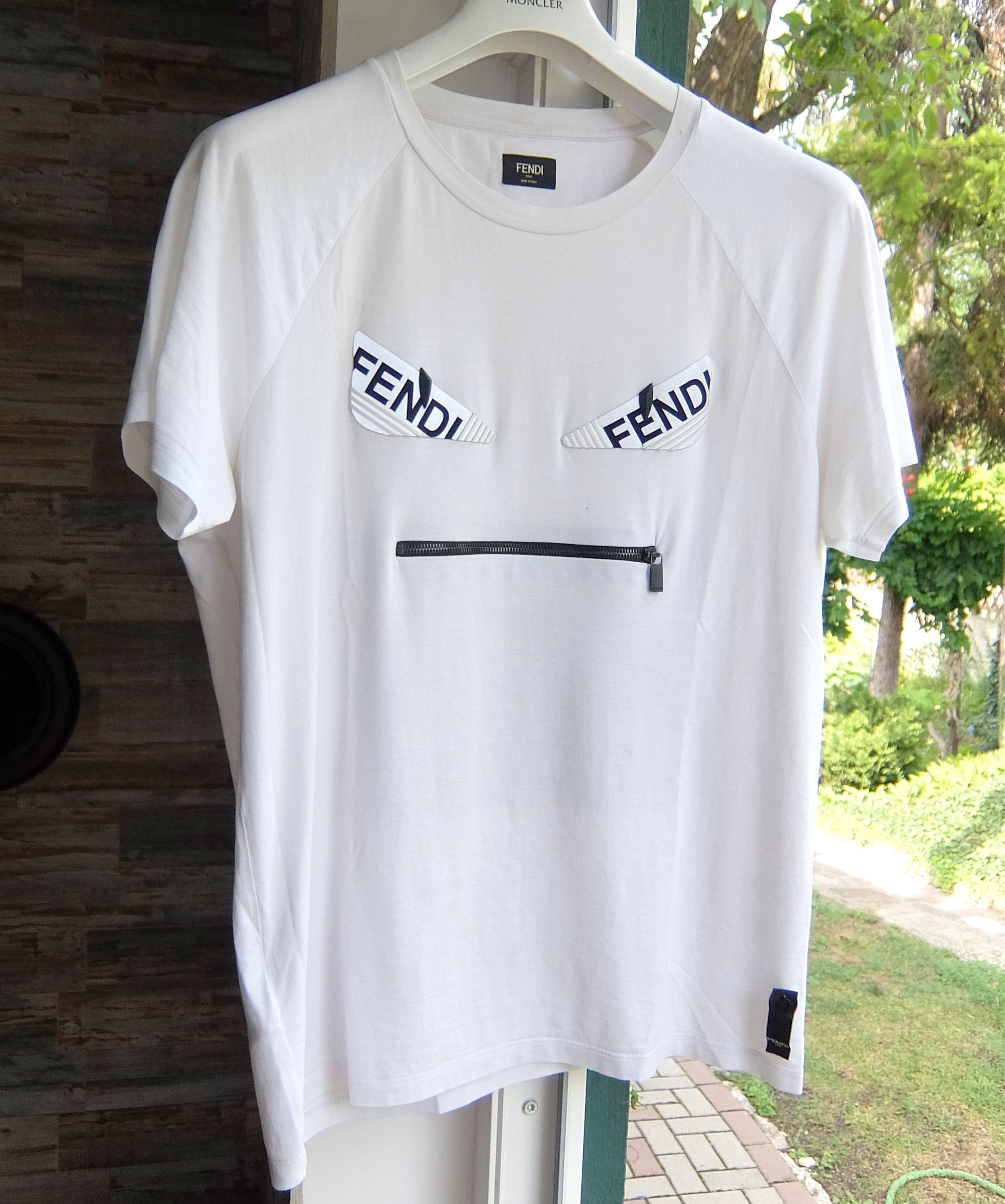 Fendi bag bugs t 2025 shirt white